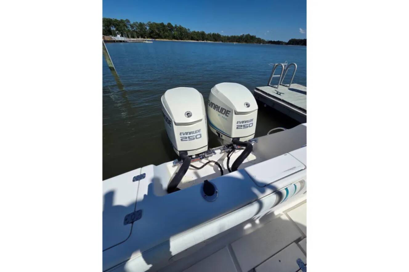 A photo of this 1997 Intrepid 322 CENTER CONSOLE