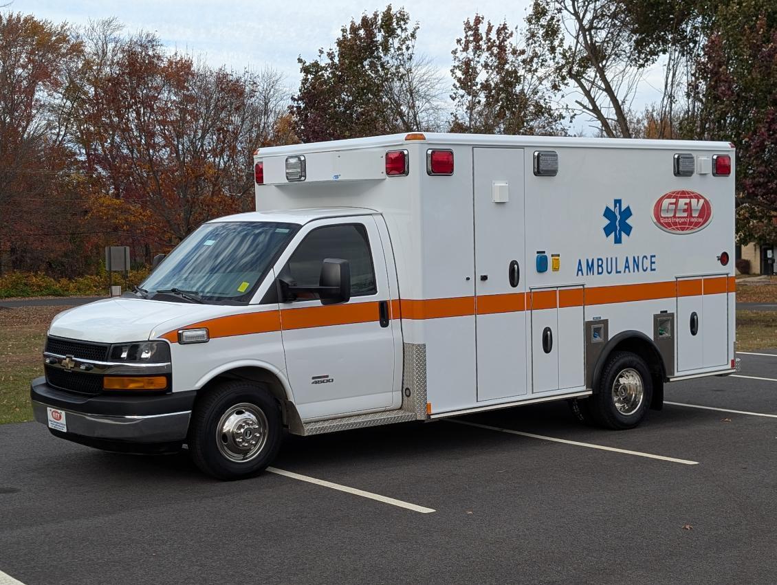 2014 CHEVROLET EXPRESS G4500 in Levittown, PA