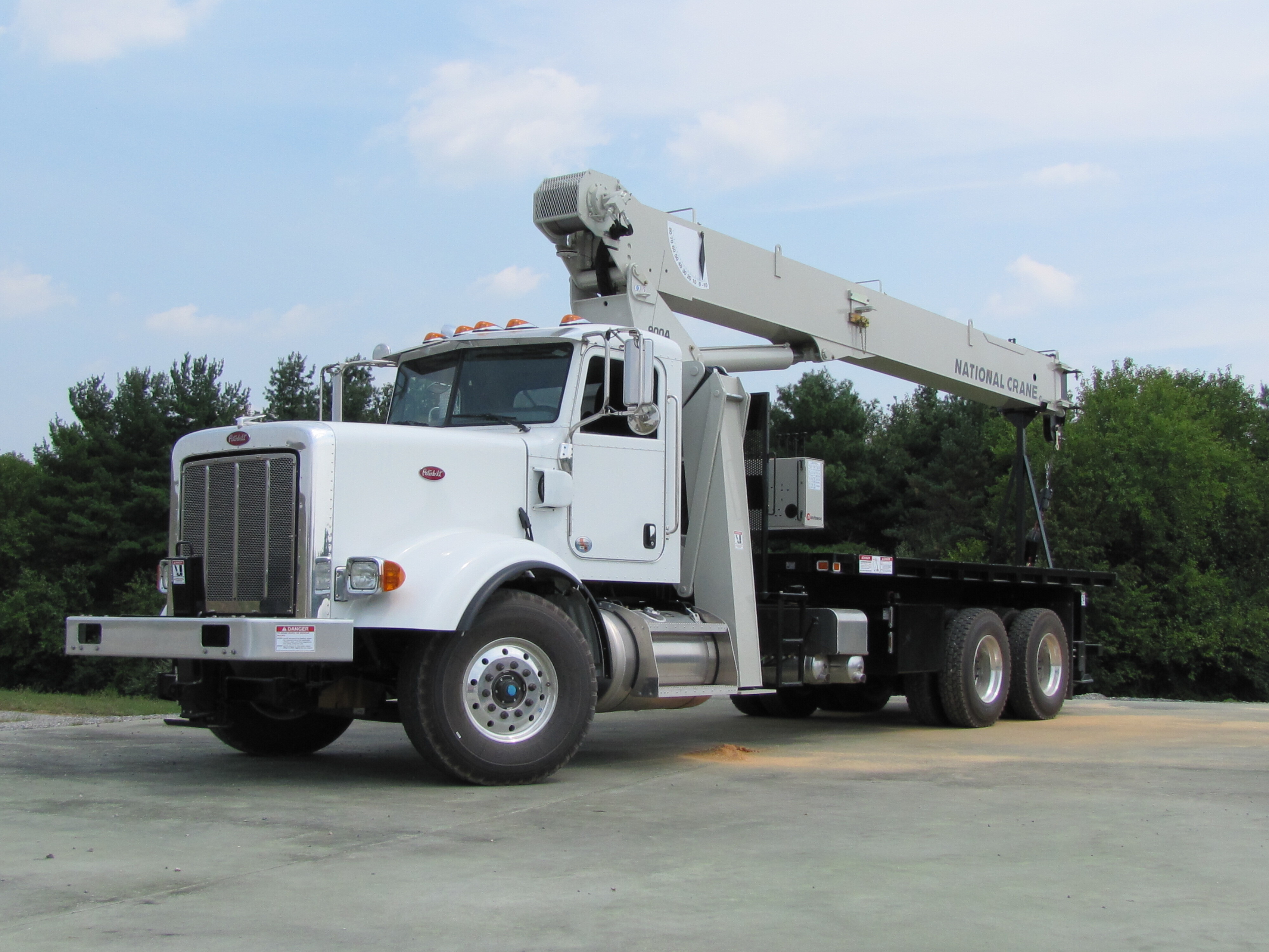 2024 NATIONAL CRANE 900A in Phoenix, AZ