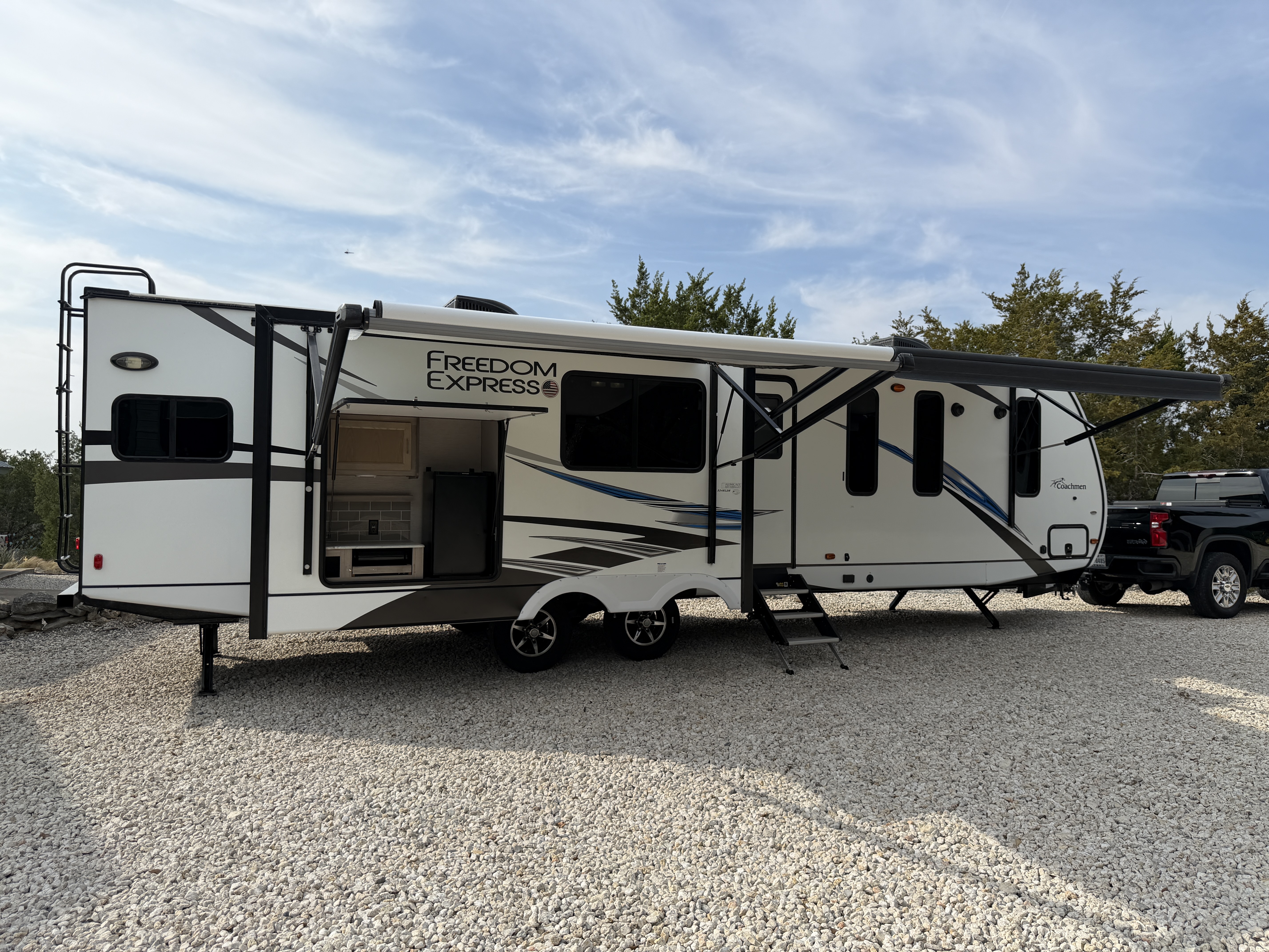2020 Coachmen FREEDOM EXPRESS LIBERTY EDITION 324RLDSLE RV
