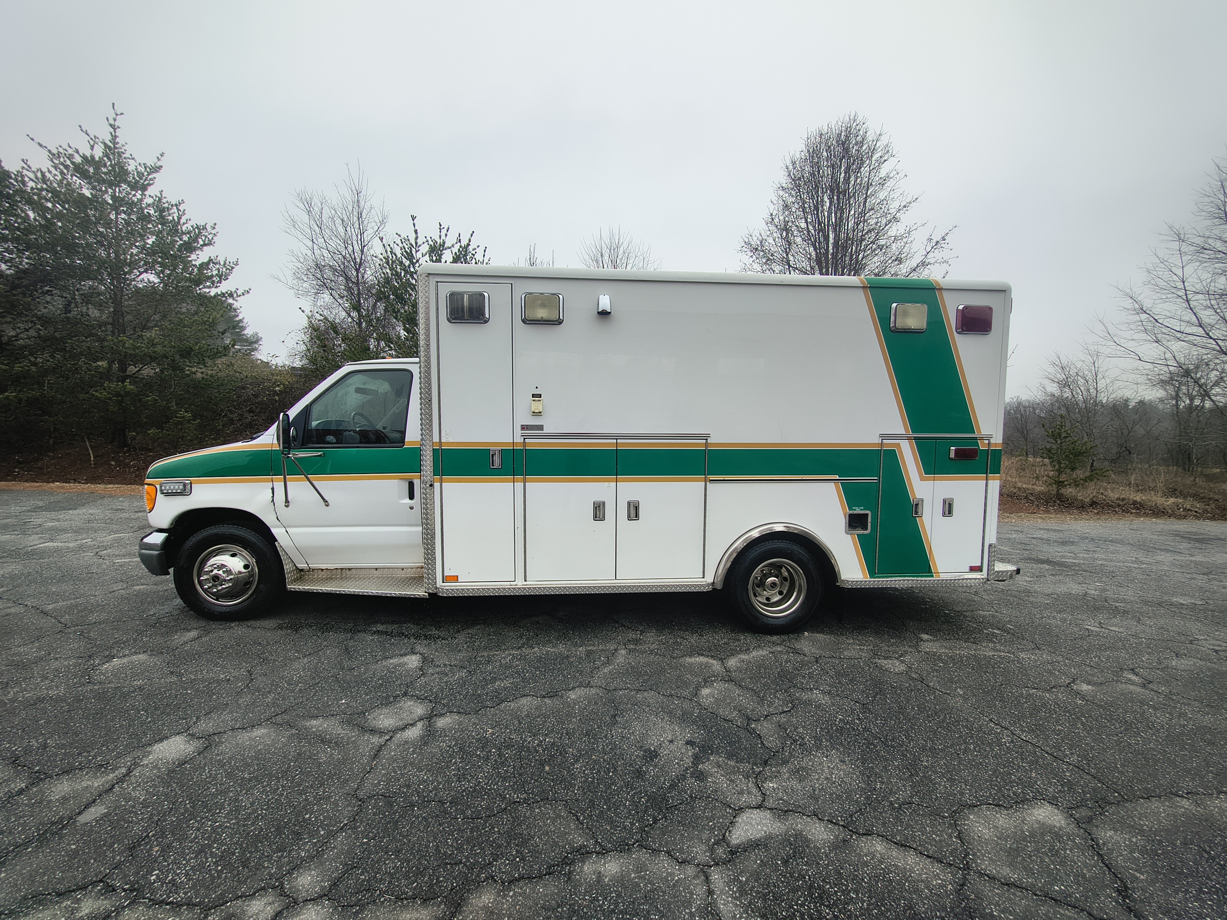 2002 FORD ECONOLINE in Hudson, NC