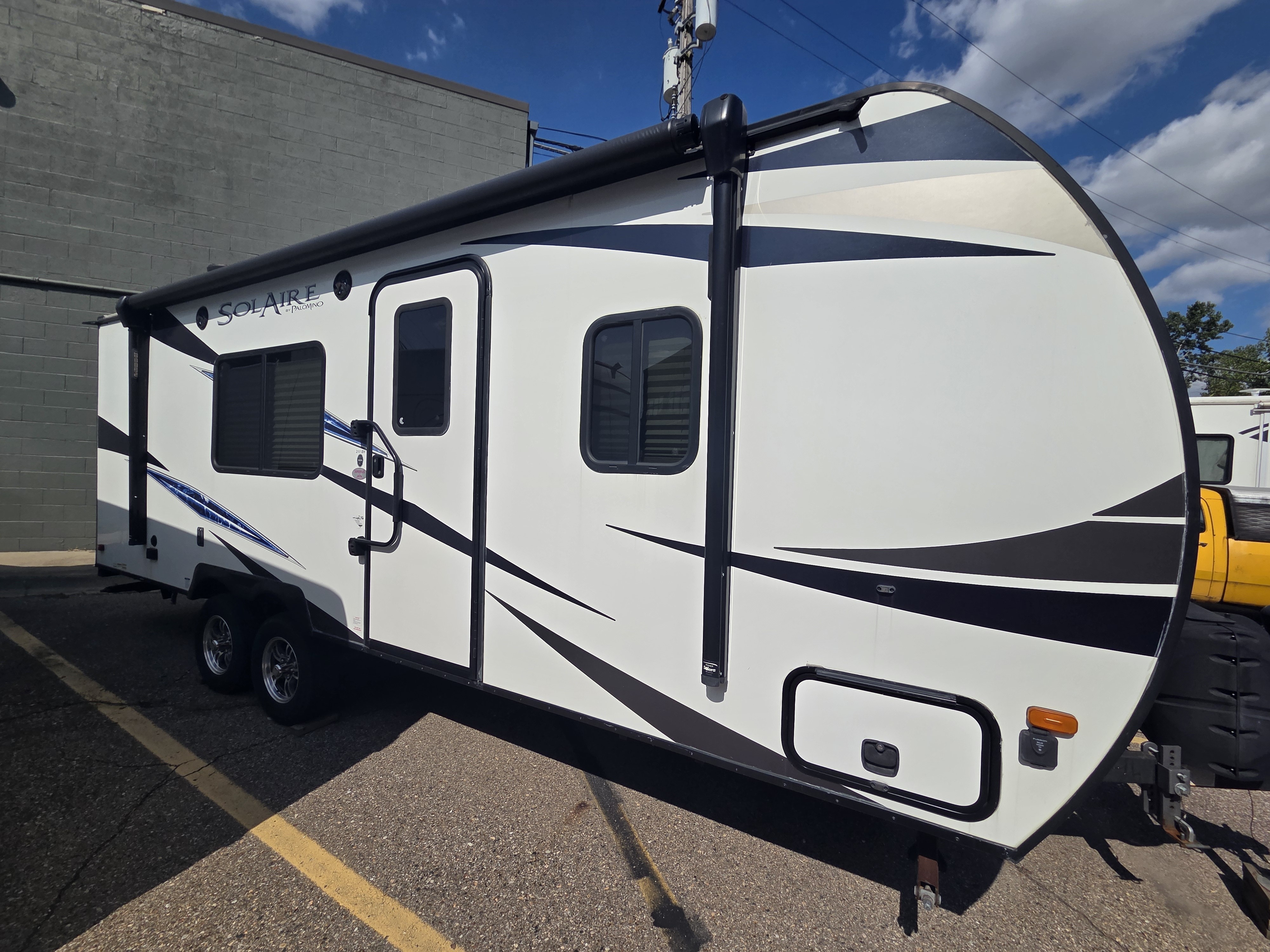 2019 Palomino Solaire 211BH RV