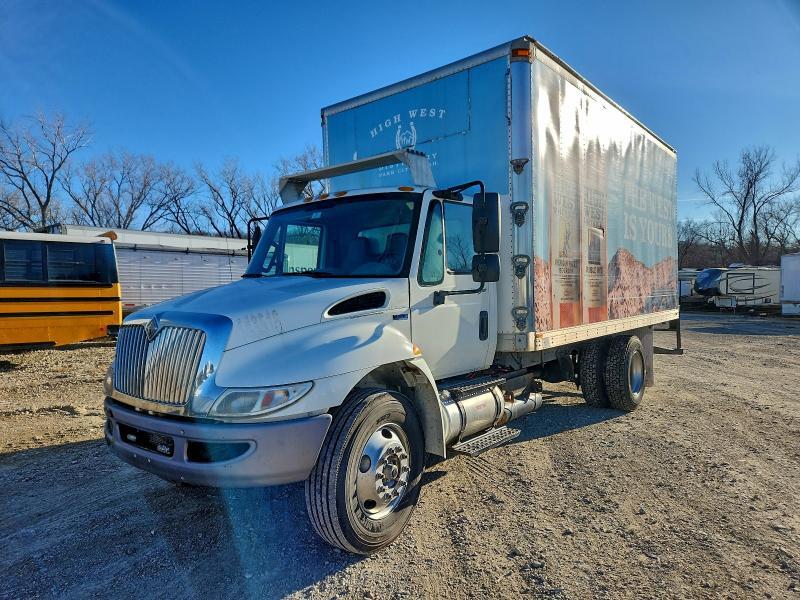 2014 INTERNATIONAL 4300 in Kansas City, KS