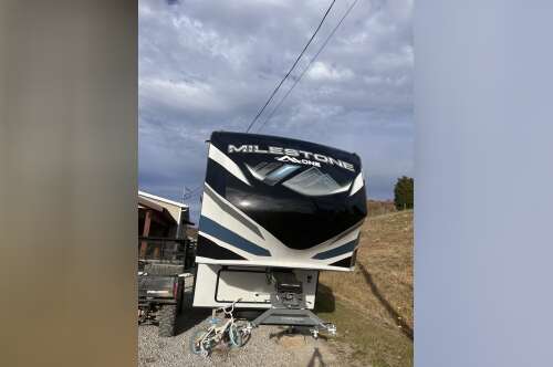 2021 Heartland MILESTONE M1 28BH in salt rock WV