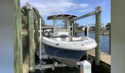 2023 Robalo 2020 ROBALO Center Console Boat boat