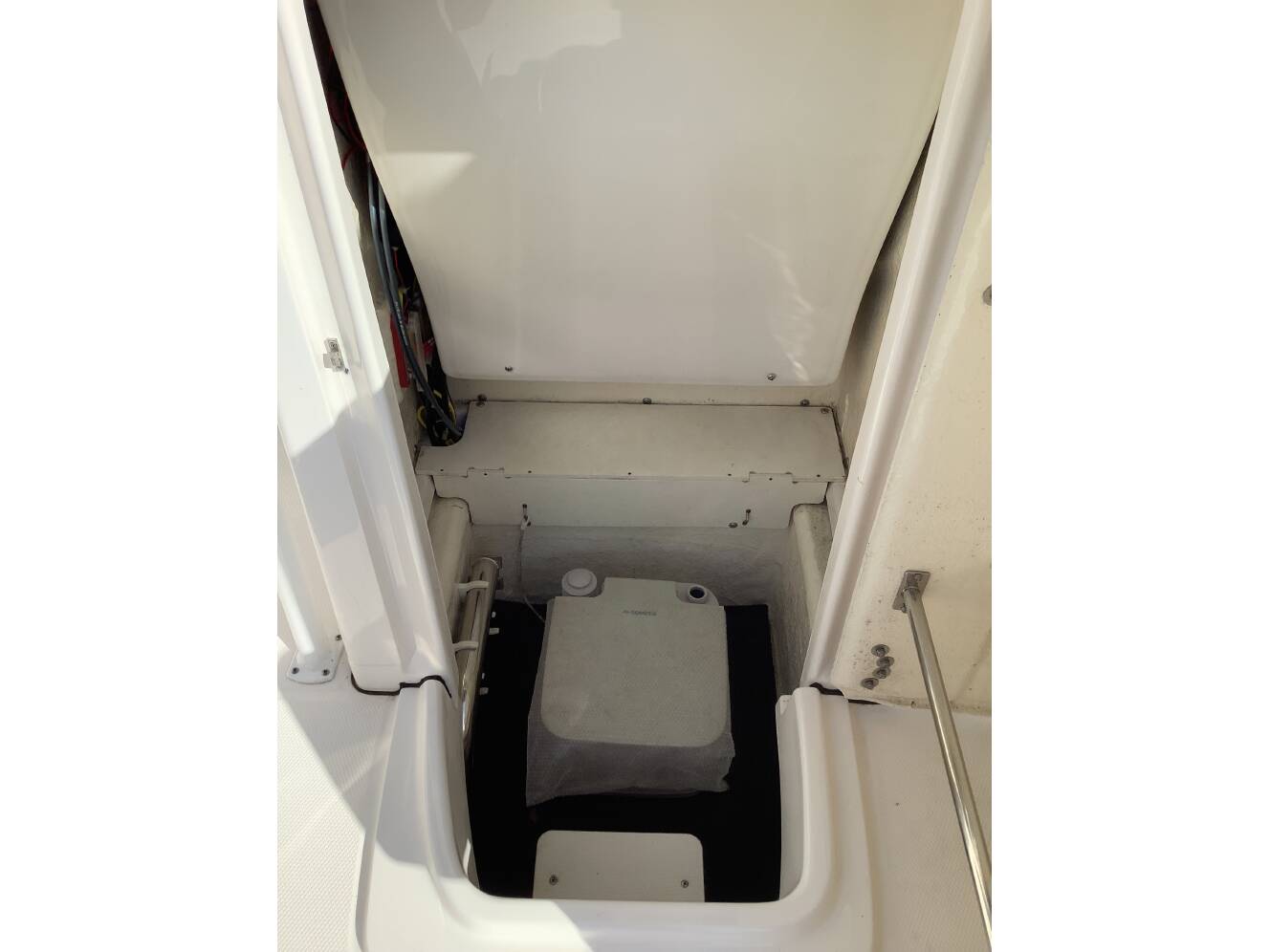 A photo of this 2023 Robalo 2020 ROBALO