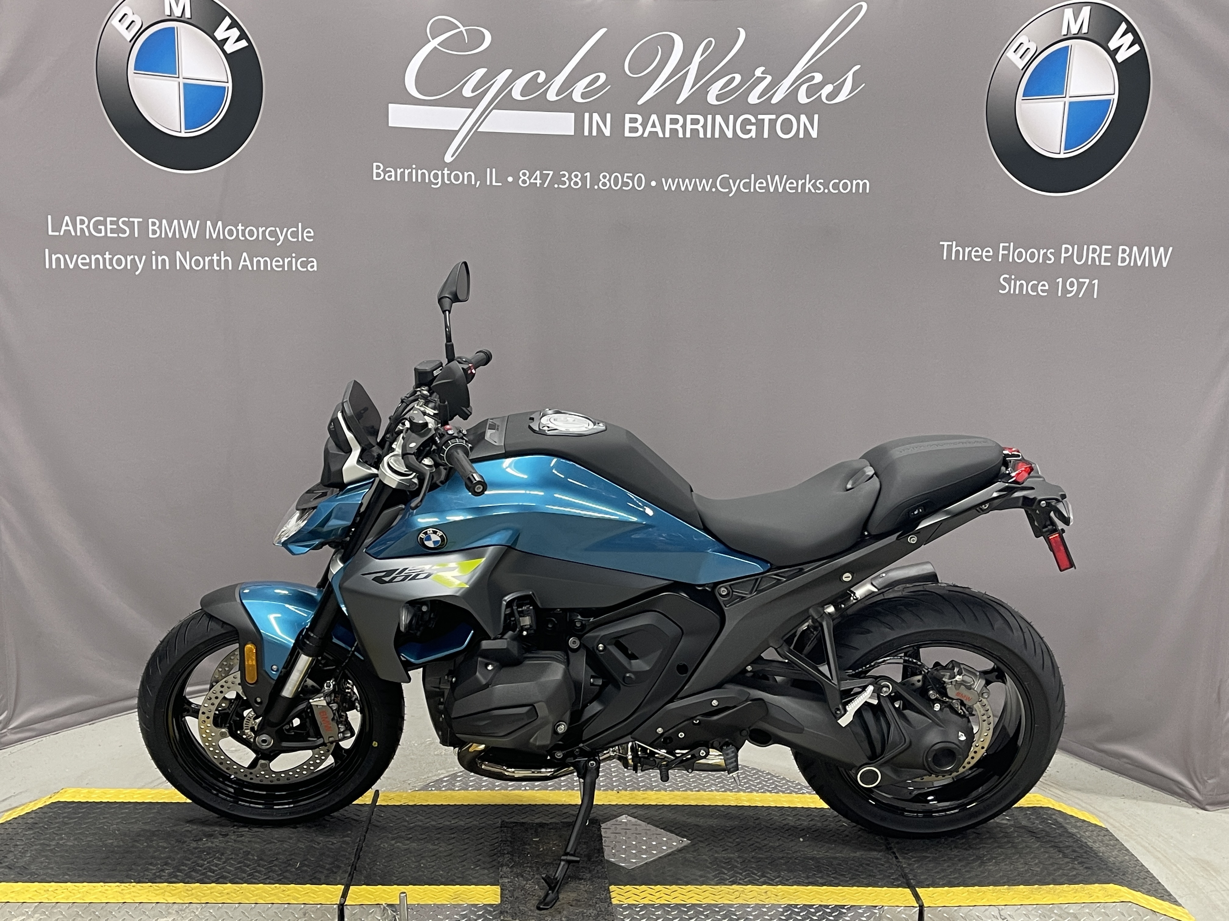 2026 BMW R 1300 R in Barrington, IL