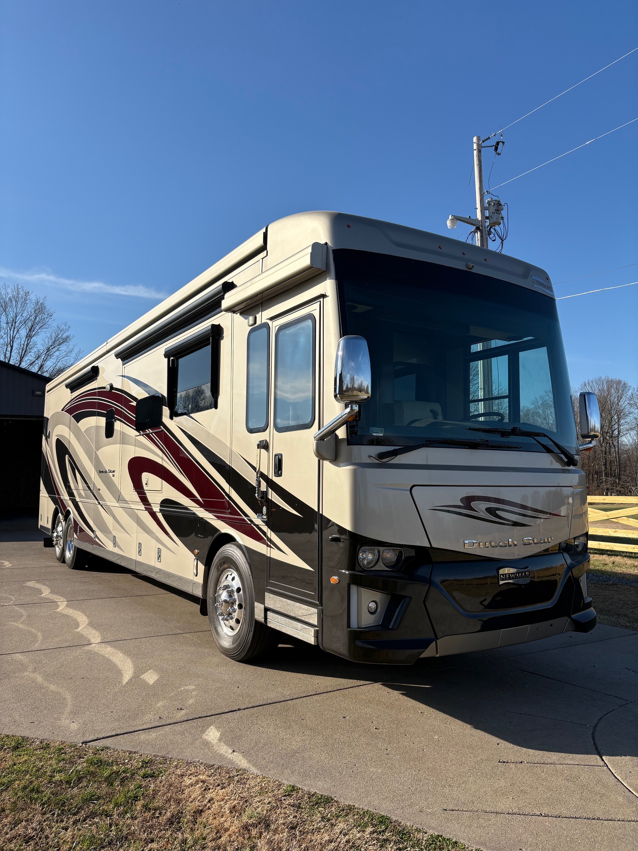 2019 Newmar DUTCH STAR 4362 in greenbrier TN