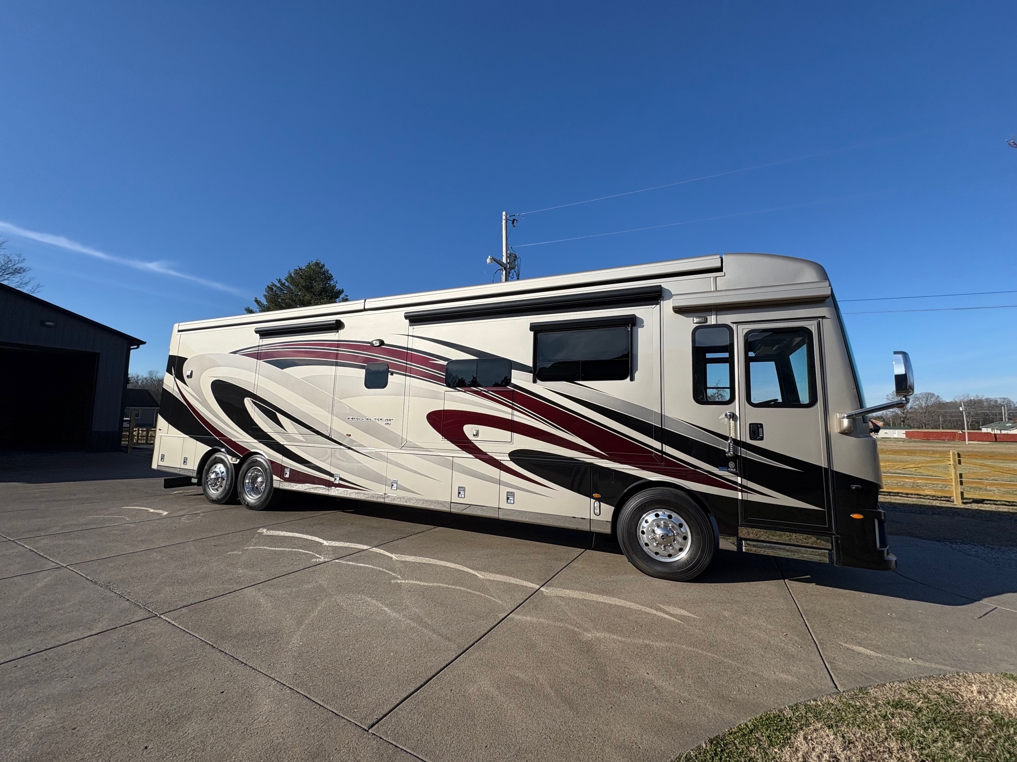 2019 Newmar DUTCH STAR 4362 in greenbrier TN