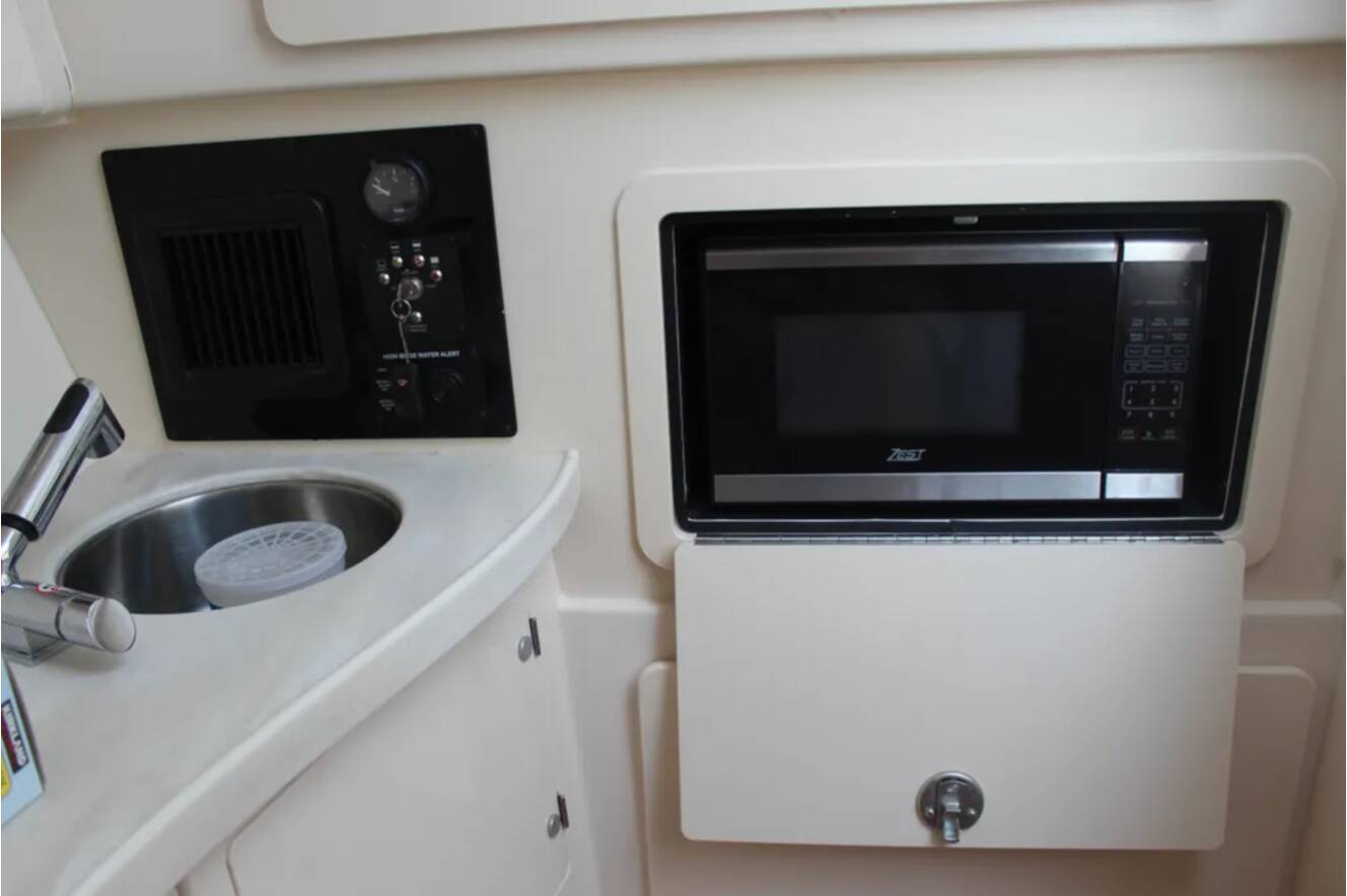 A photo of this 2023 Grady-White Freedom 335
