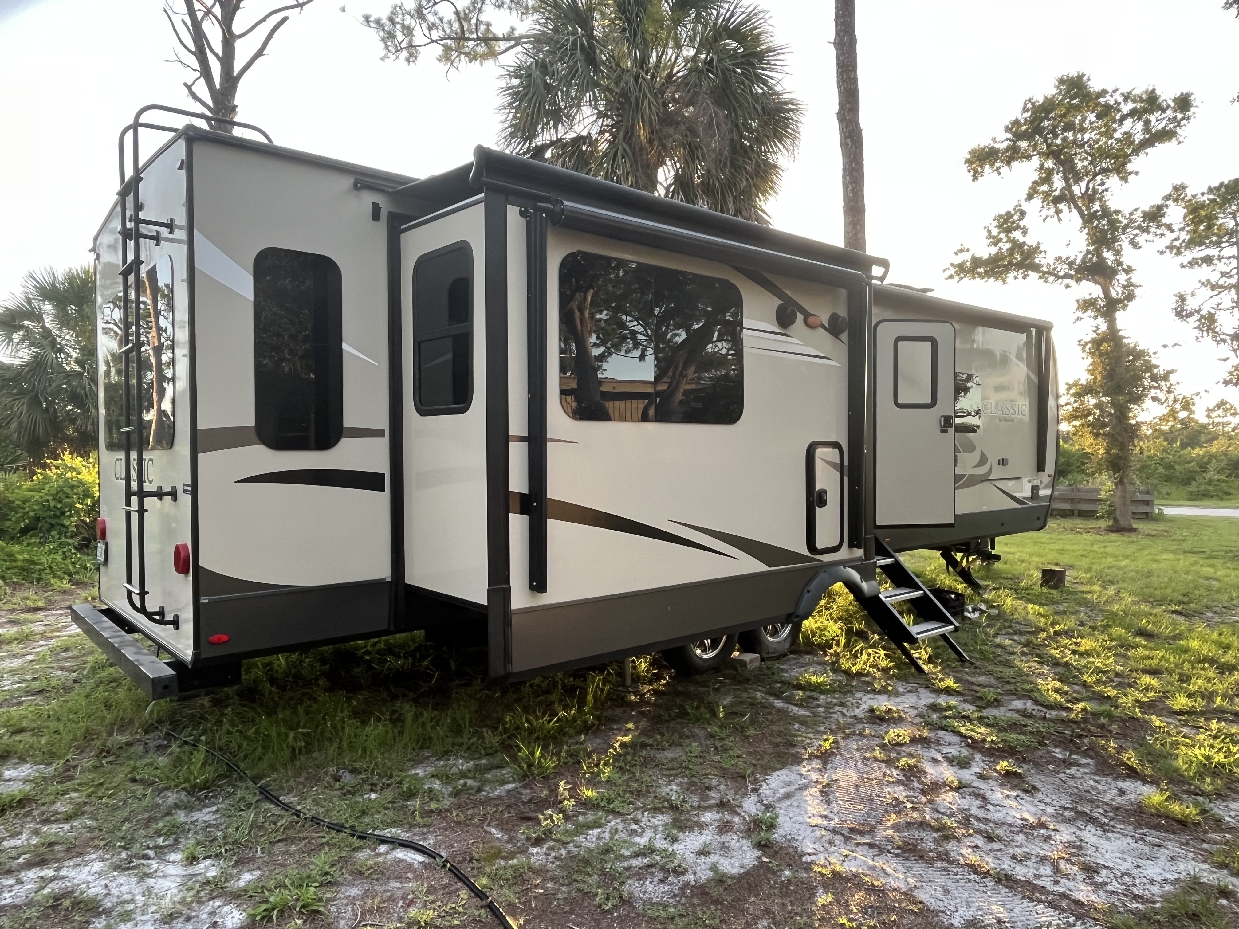 2019 Forest River FLAGSTAFF CLASSIC 832IKSB RV