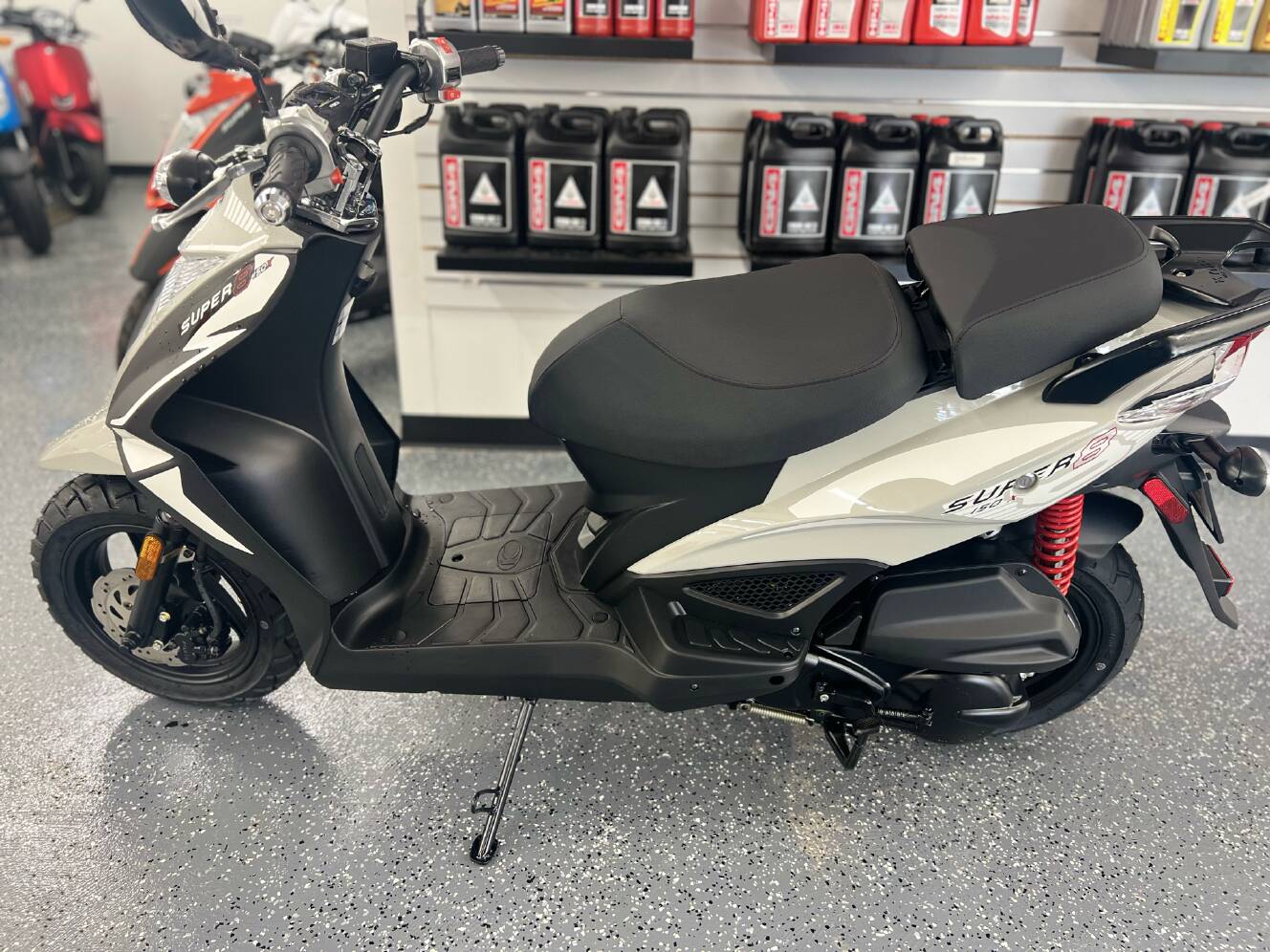 A photo of this 2023 Kymco Super 8 150X