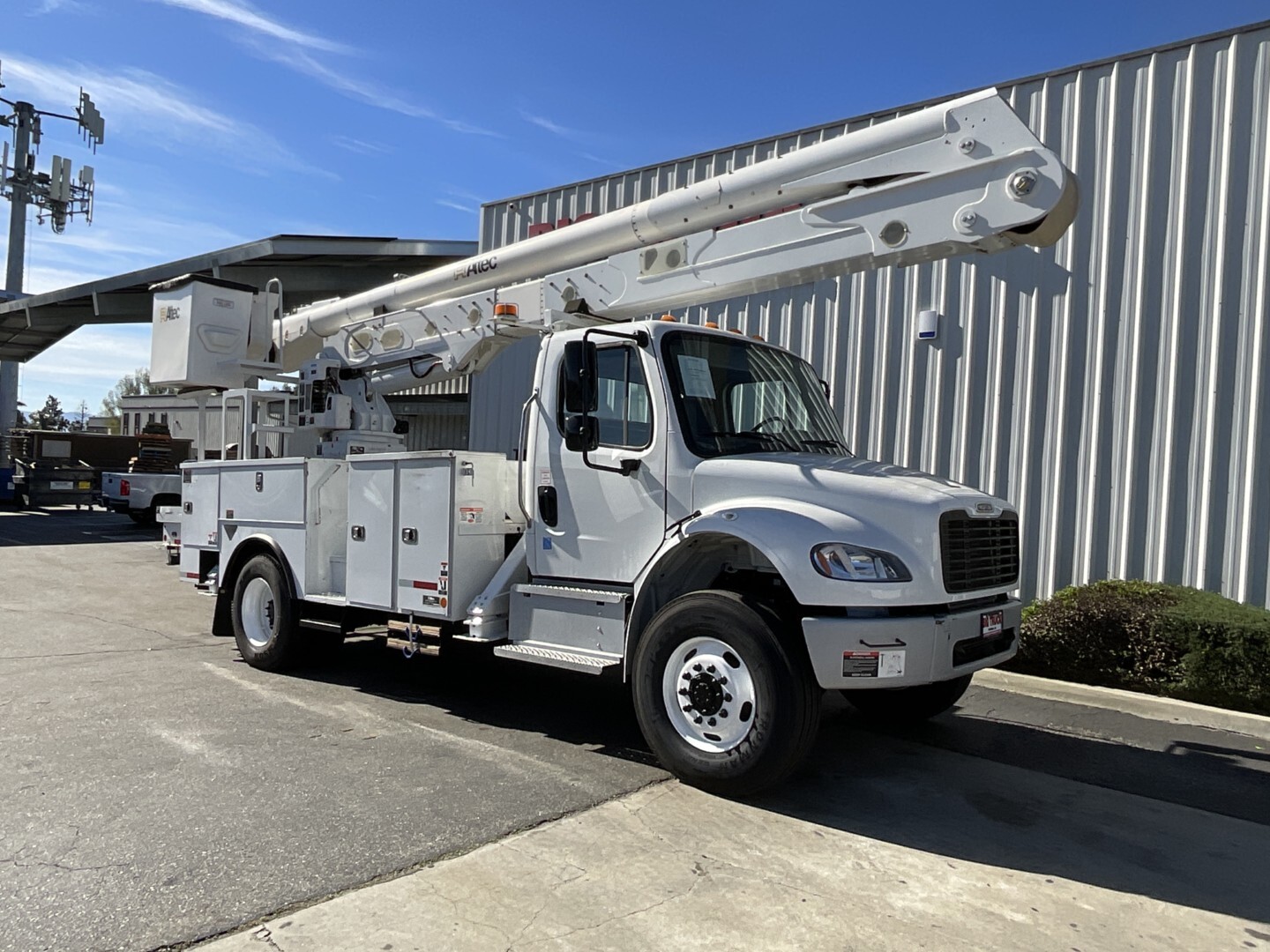 2021 FREIGHTLINER BUSINESS CLASS M2 in Fontana, CA