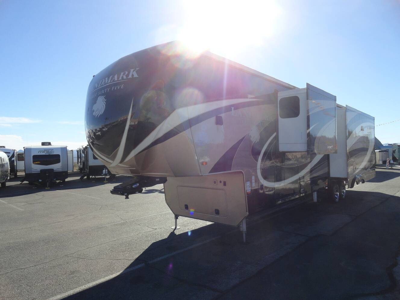 A photo of this 2017 Heartland Landmark 365 LM Newport