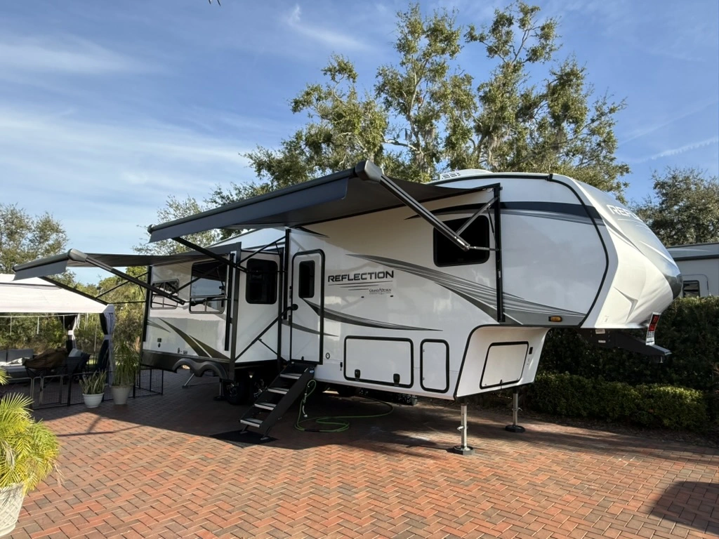 2024 Grand Design REFLECTION 303RLS RV