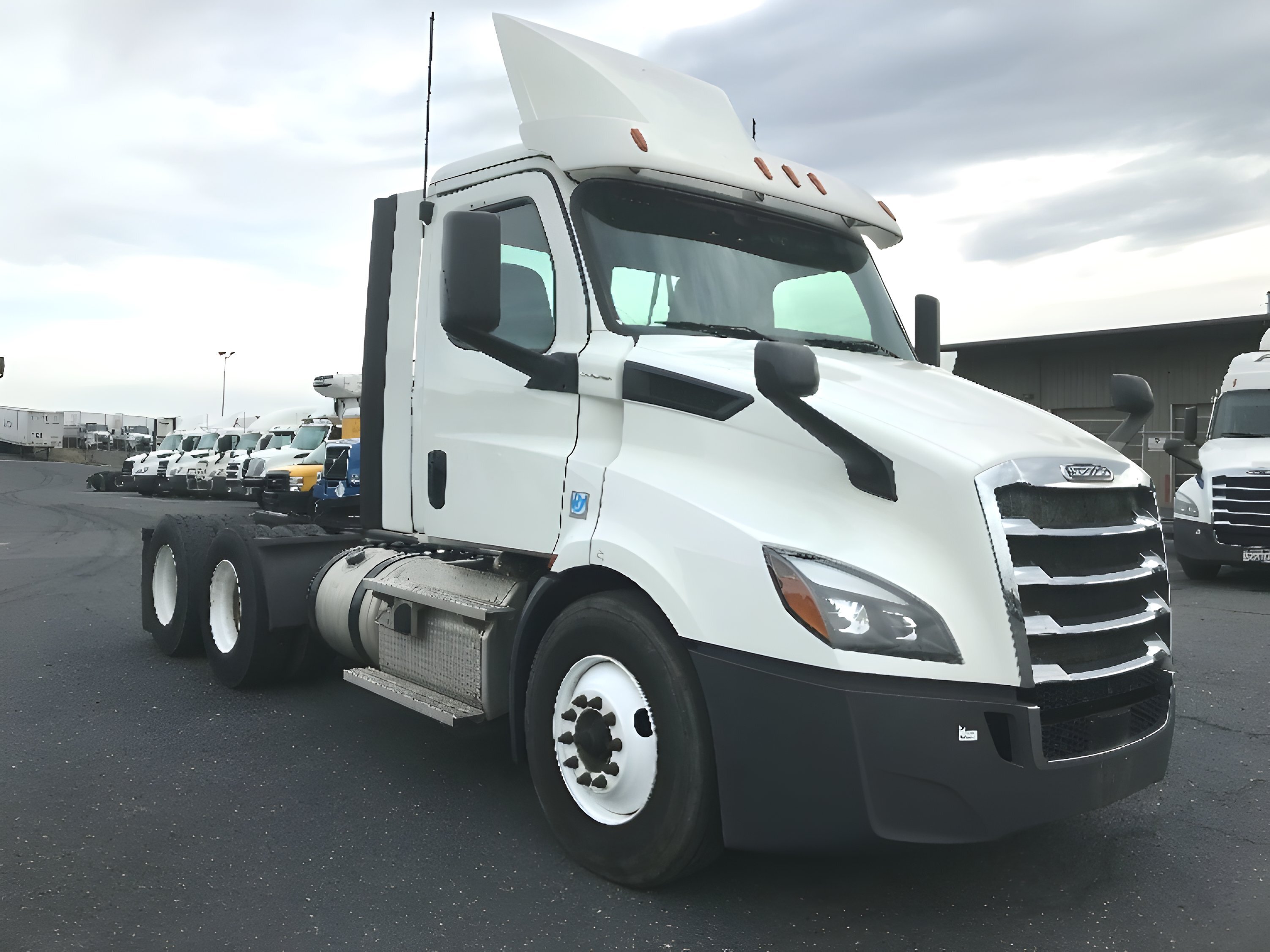 2020 FREIGHTLINER CASCADIA 116 in Harrisonburg, VA