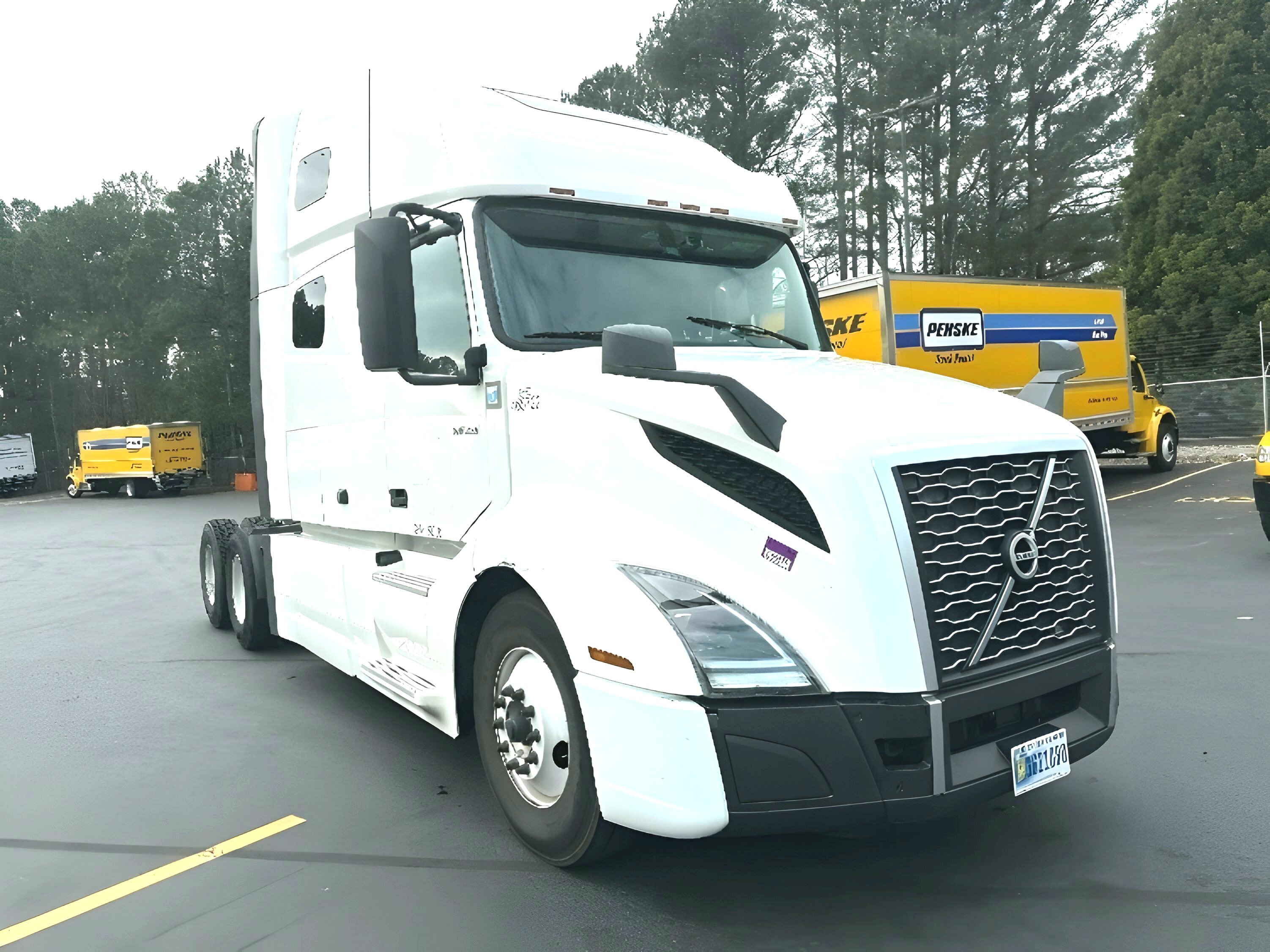 2023 VOLVO VNL64760 in Norcross, GA