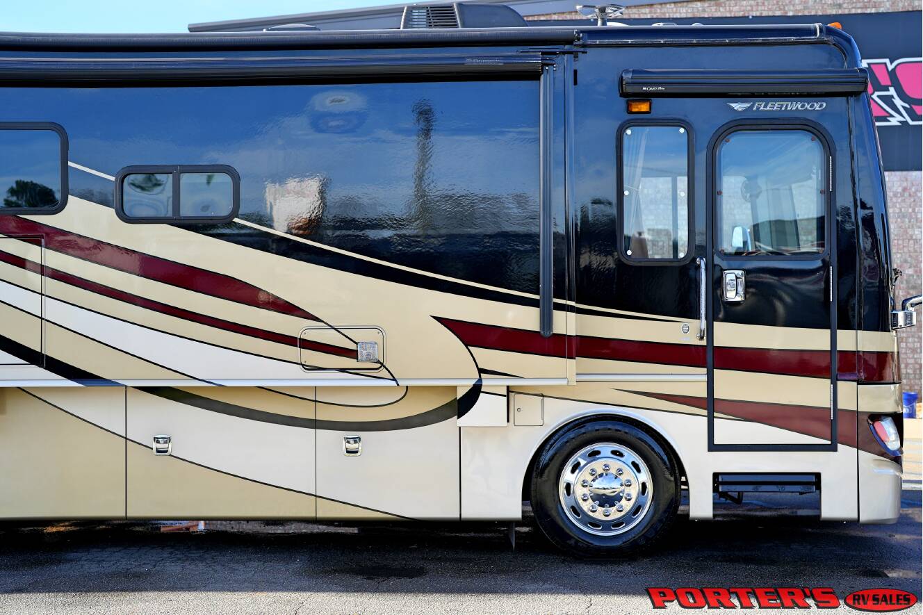 A photo of this 2012 Fleetwood DISCOVERY 40X