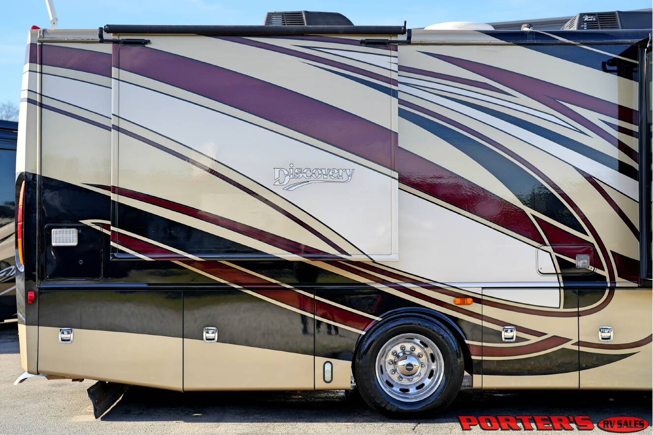 A photo of this 2012 Fleetwood DISCOVERY 40X