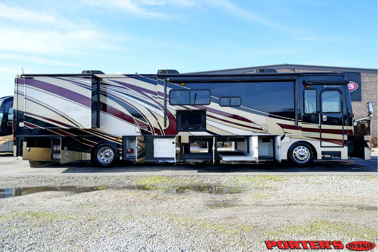 A photo of this 2012 Fleetwood DISCOVERY 40X