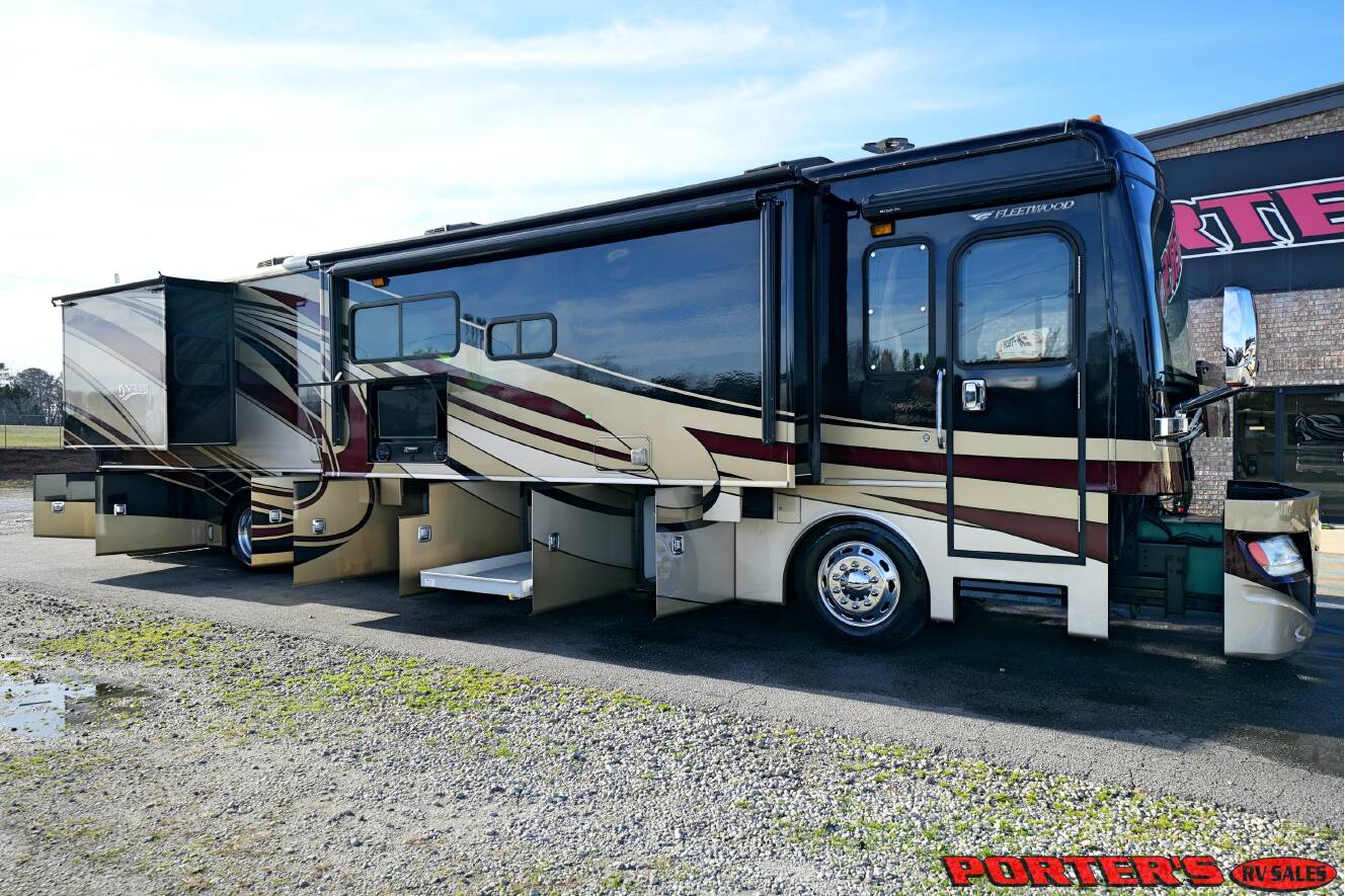 A photo of this 2012 Fleetwood DISCOVERY 40X