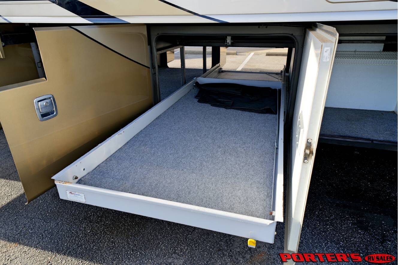A photo of this 2012 Fleetwood DISCOVERY 40X