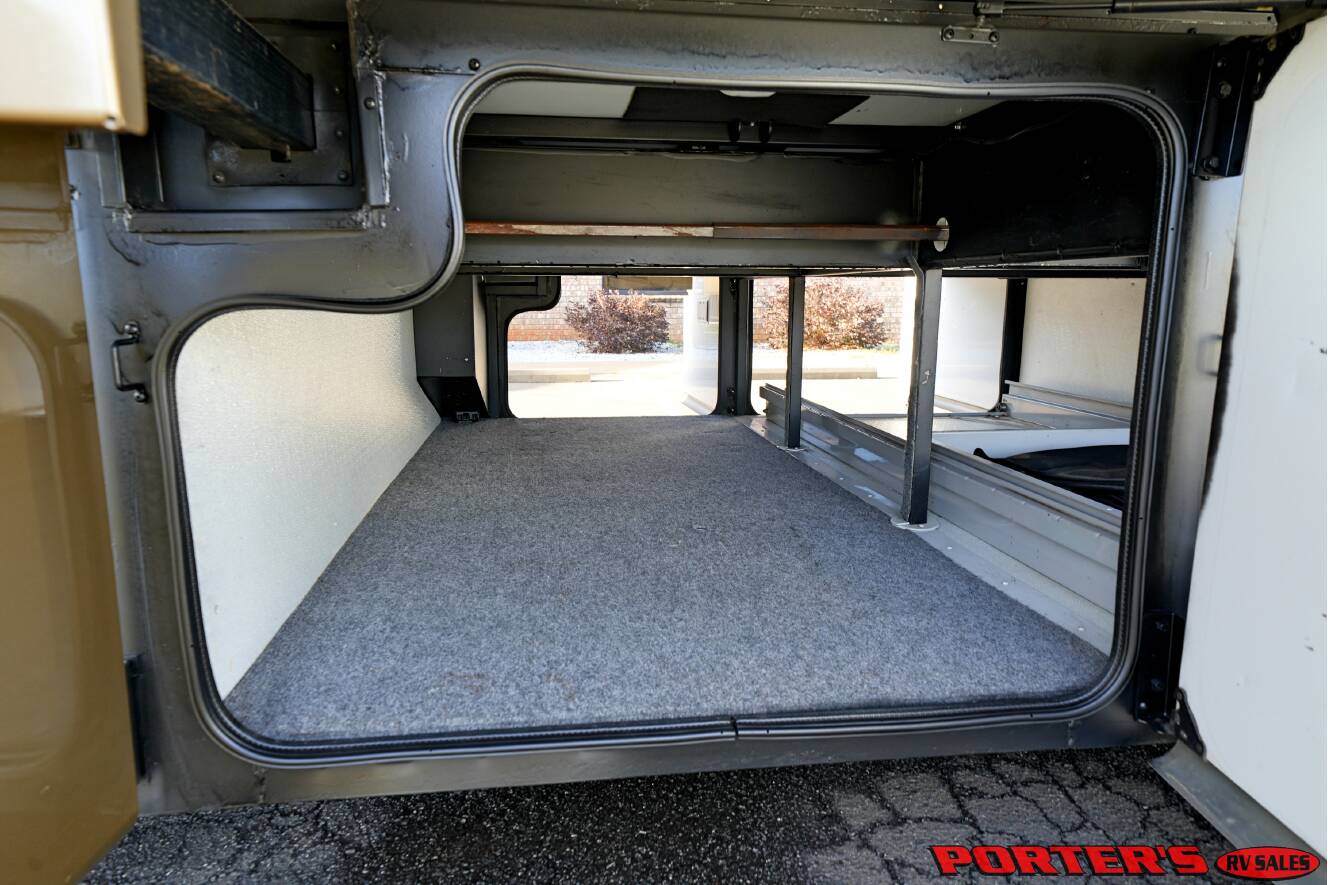 A photo of this 2012 Fleetwood DISCOVERY 40X