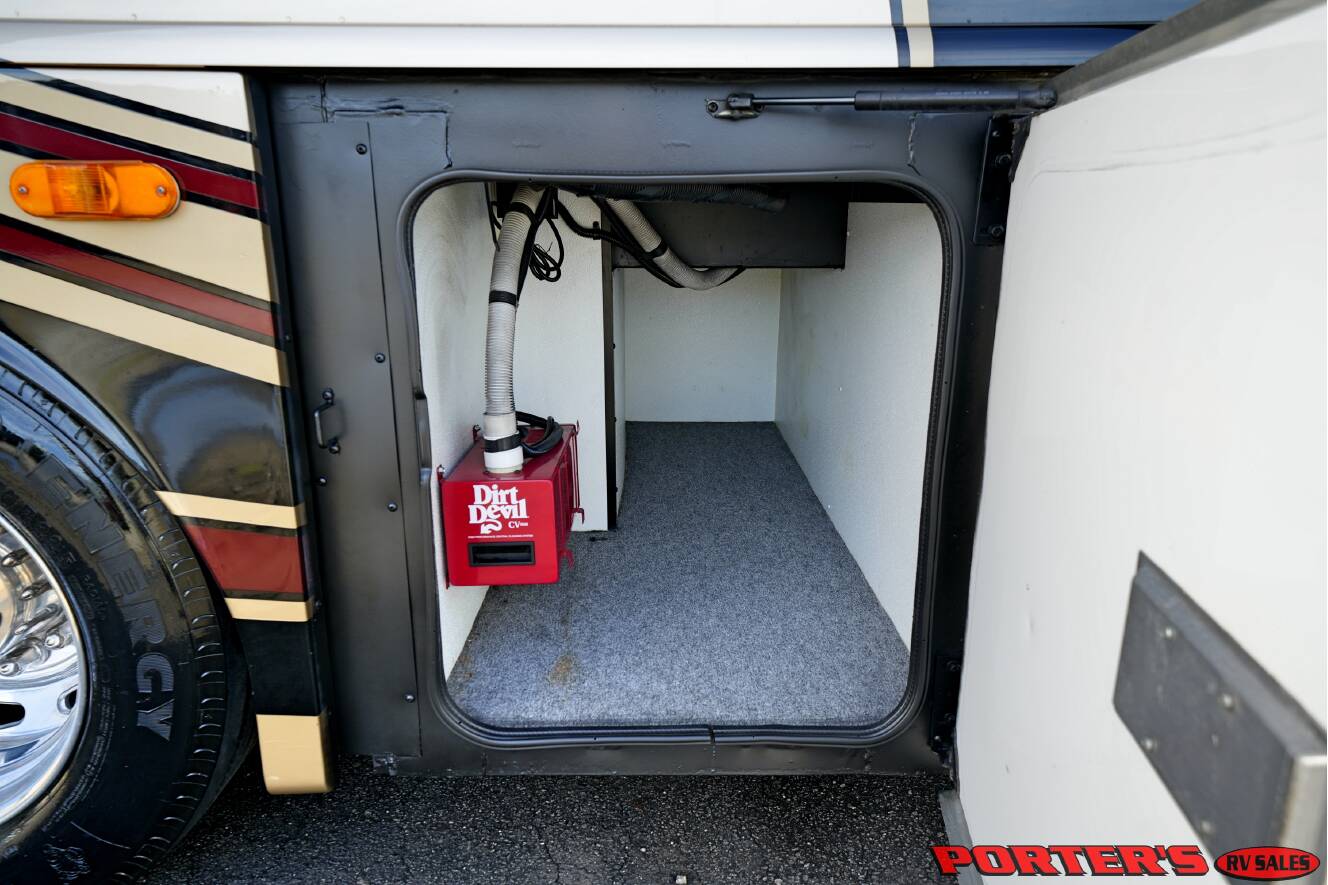 A photo of this 2012 Fleetwood DISCOVERY 40X