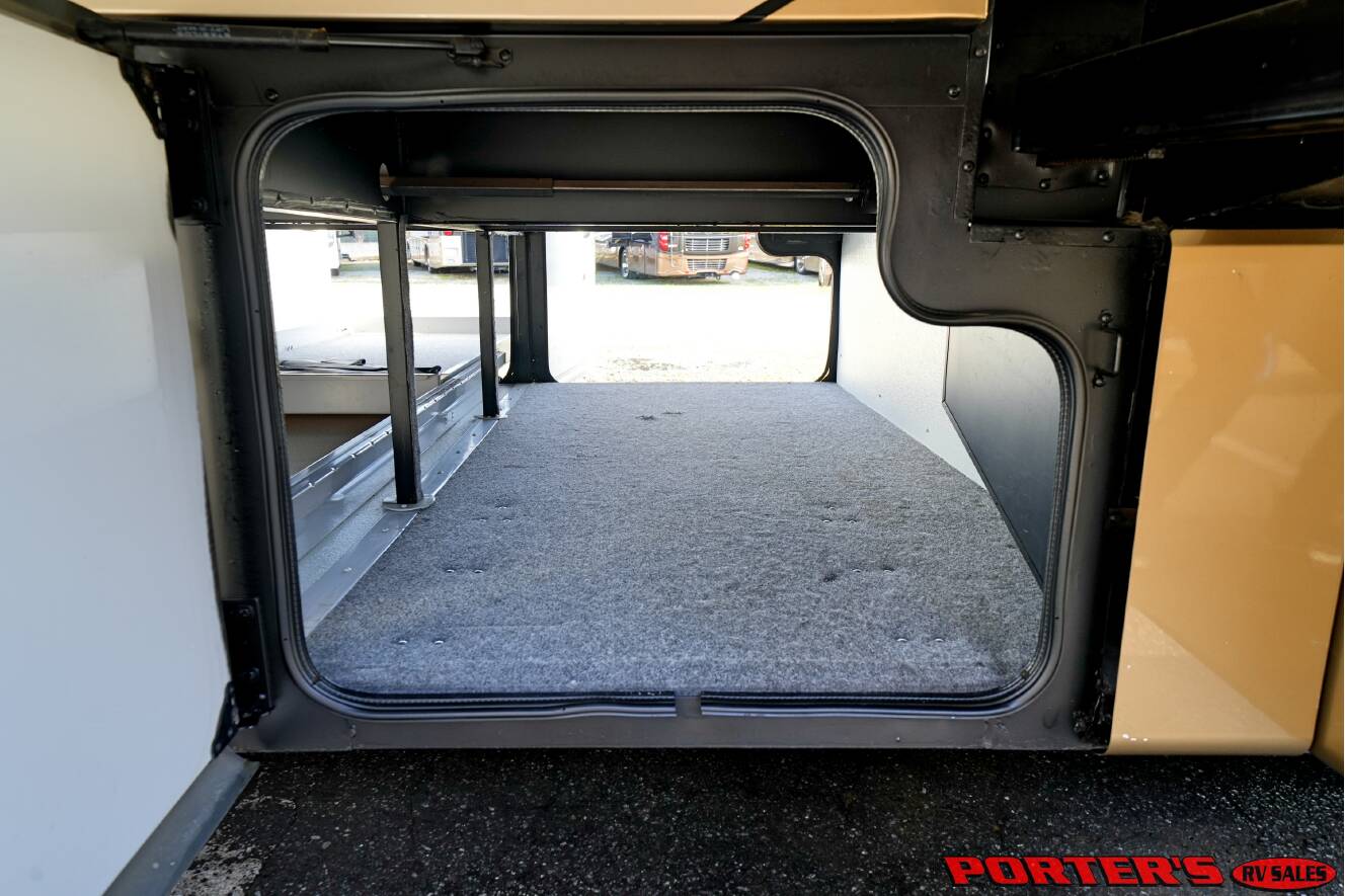A photo of this 2012 Fleetwood DISCOVERY 40X