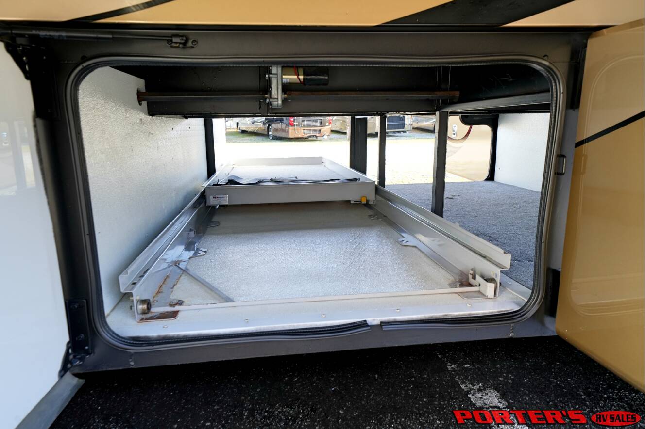 A photo of this 2012 Fleetwood DISCOVERY 40X