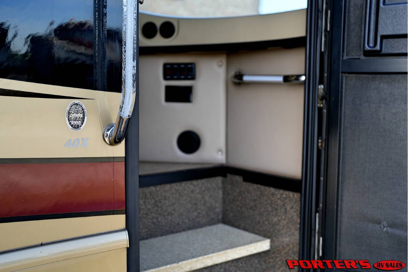 A photo of this 2012 Fleetwood DISCOVERY 40X