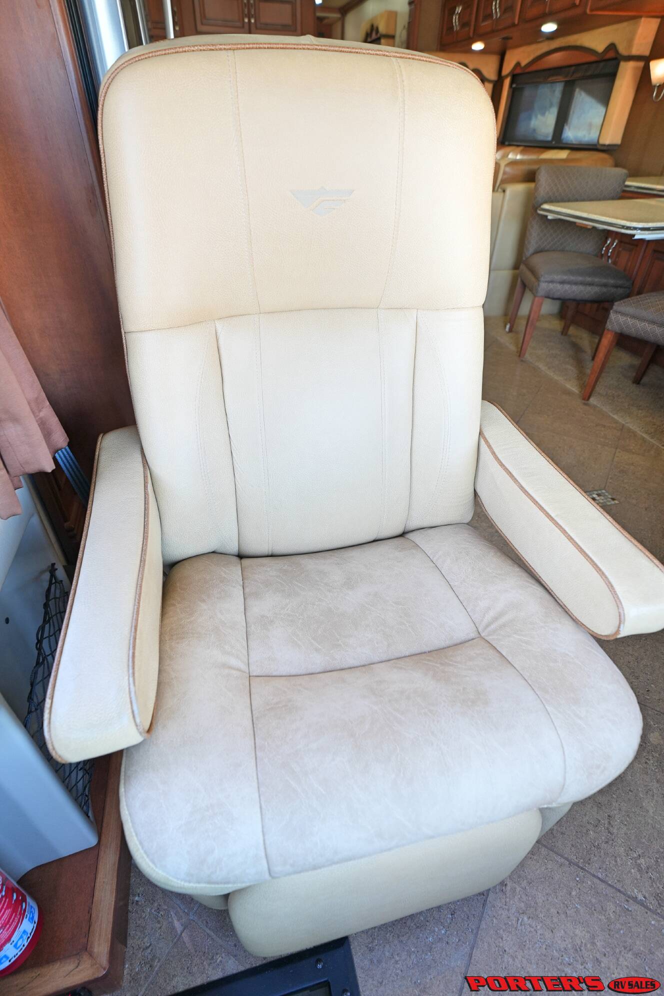 A photo of this 2012 Fleetwood DISCOVERY 40X