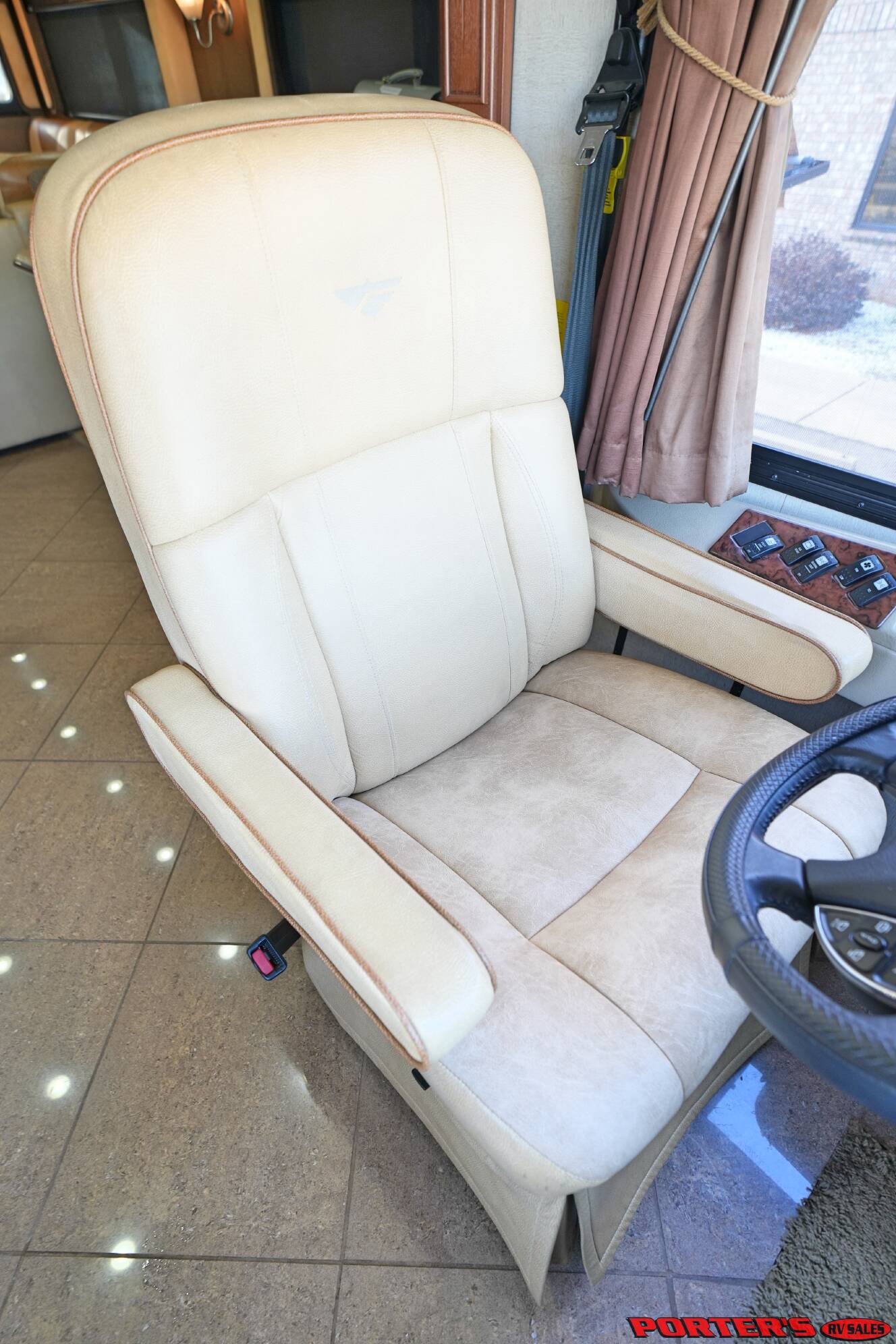 A photo of this 2012 Fleetwood DISCOVERY 40X