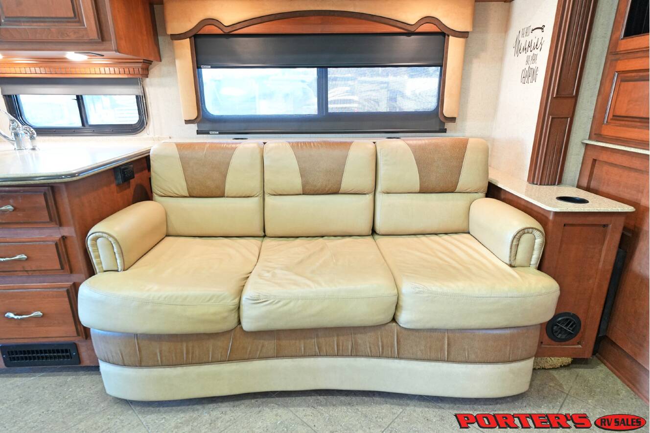 A photo of this 2012 Fleetwood DISCOVERY 40X