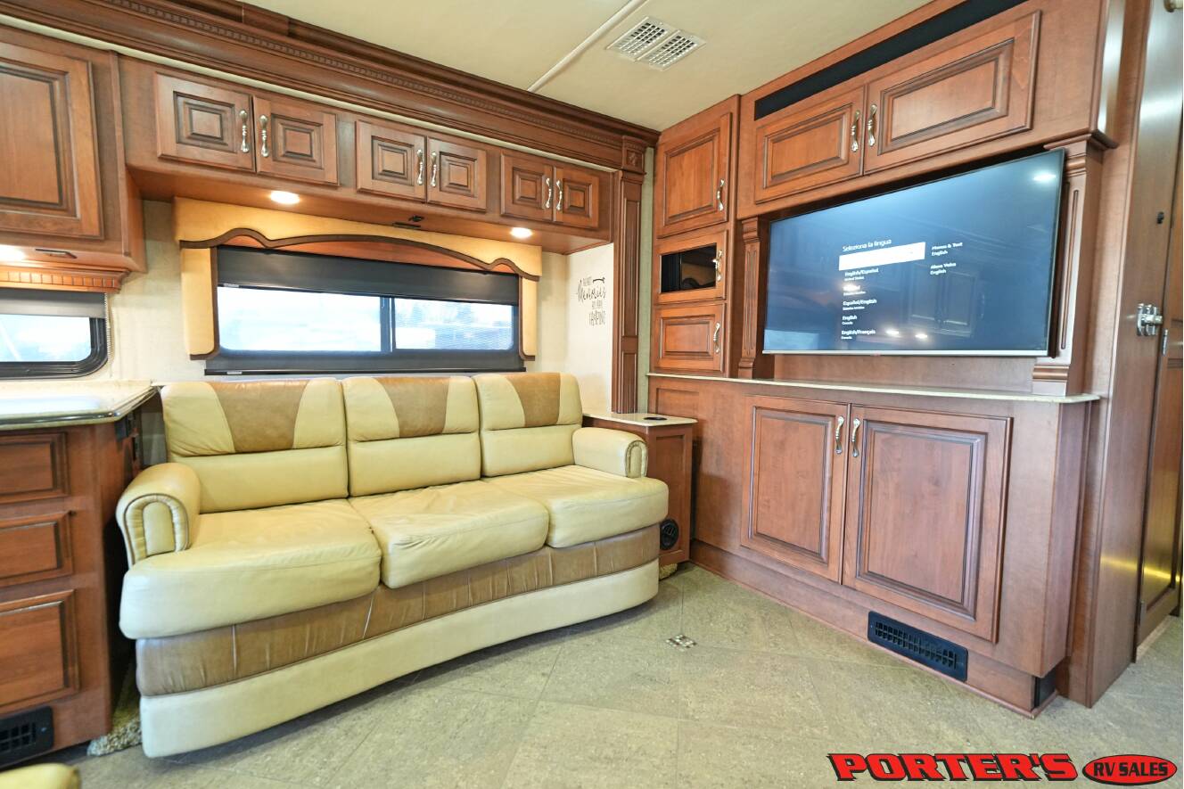 A photo of this 2012 Fleetwood DISCOVERY 40X