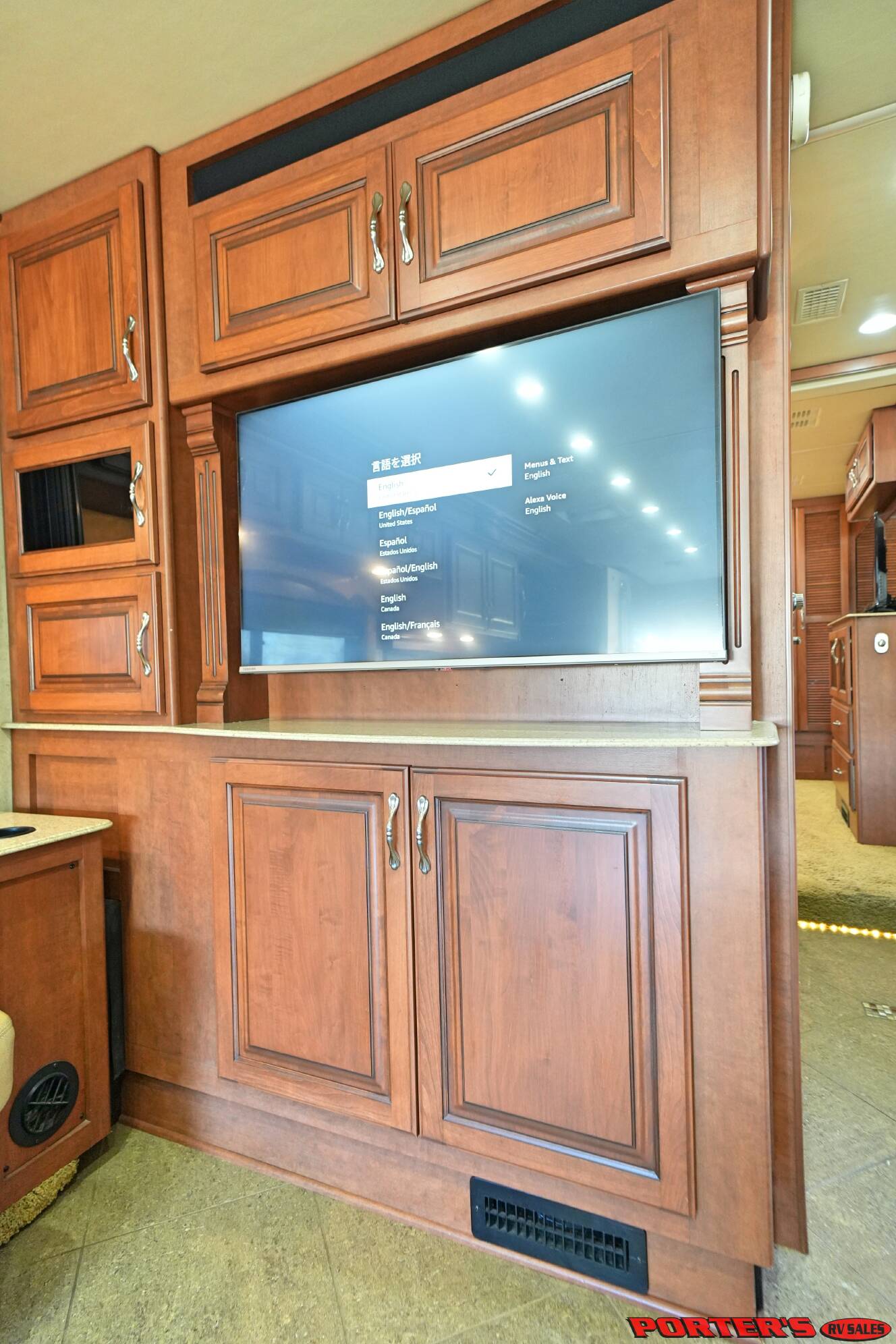 A photo of this 2012 Fleetwood DISCOVERY 40X