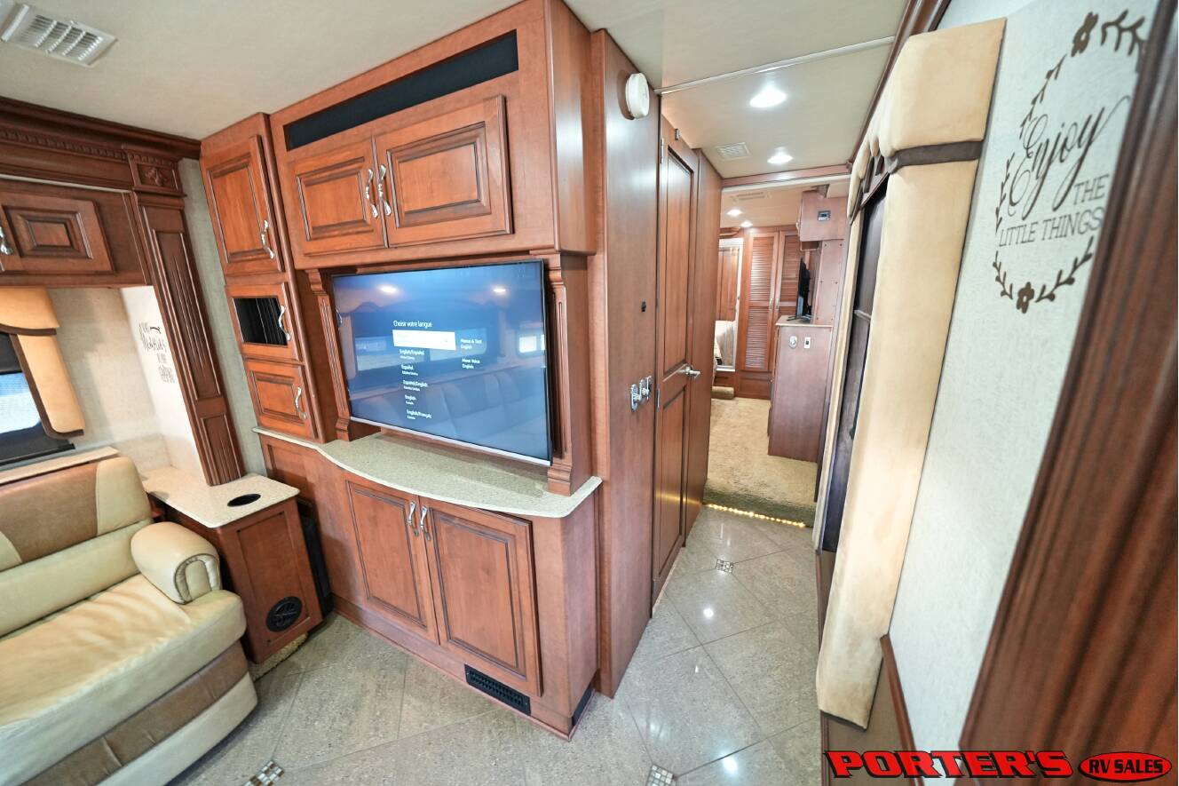 A photo of this 2012 Fleetwood DISCOVERY 40X