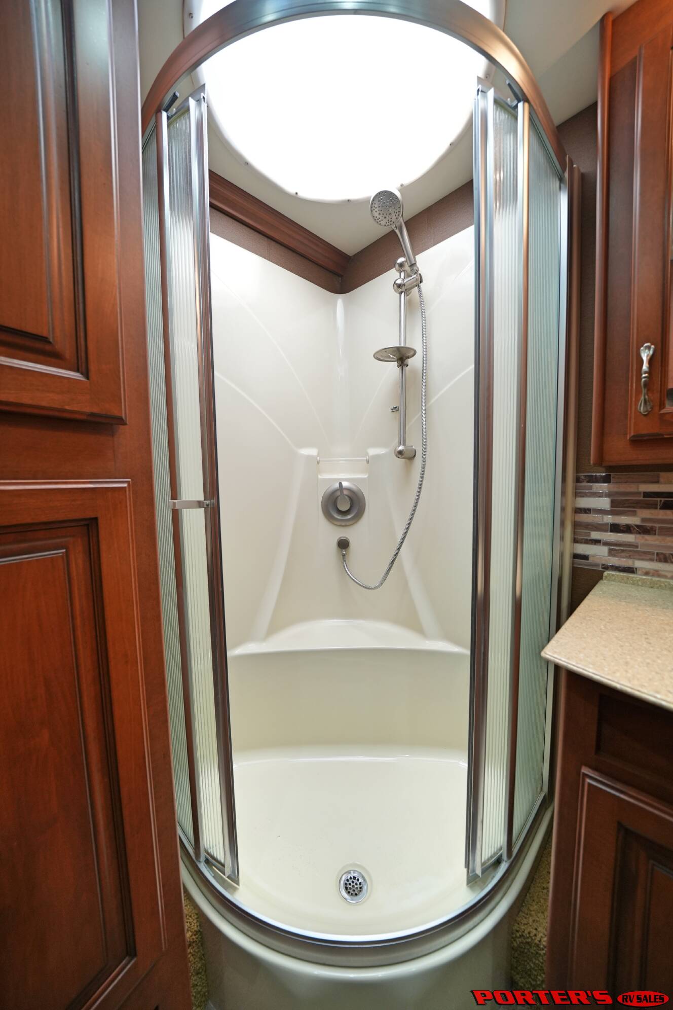 A photo of this 2012 Fleetwood DISCOVERY 40X