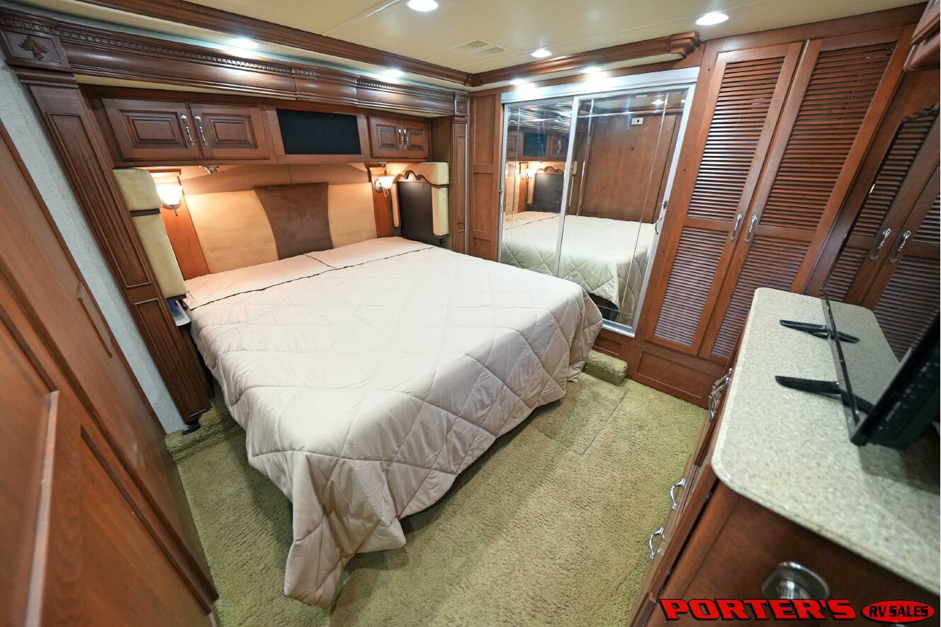 A photo of this 2012 Fleetwood DISCOVERY 40X