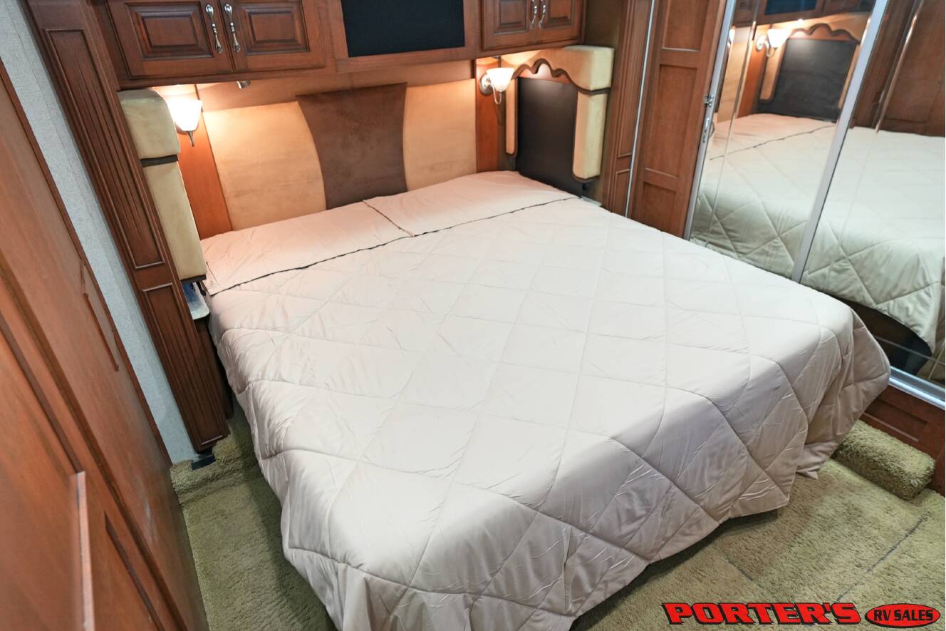 A photo of this 2012 Fleetwood DISCOVERY 40X