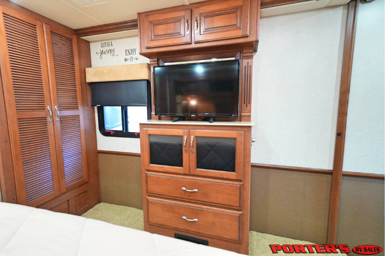 A photo of this 2012 Fleetwood DISCOVERY 40X