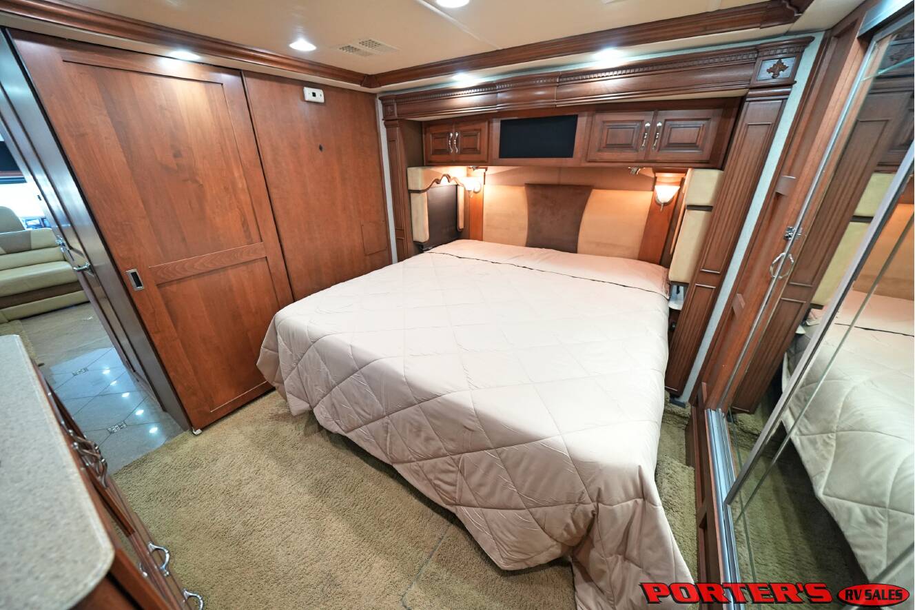 A photo of this 2012 Fleetwood DISCOVERY 40X