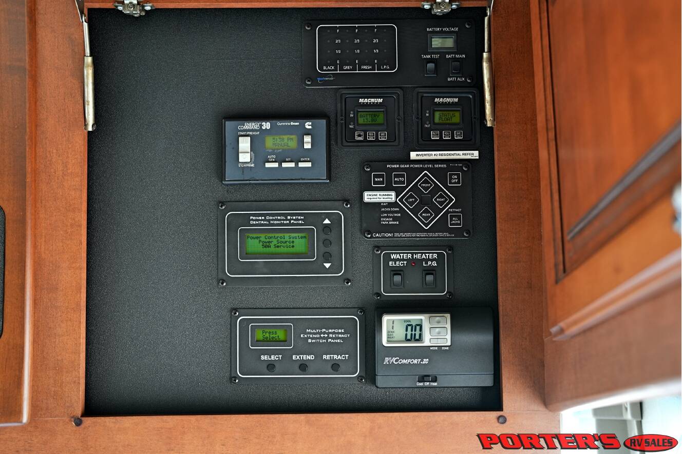 A photo of this 2012 Fleetwood DISCOVERY 40X