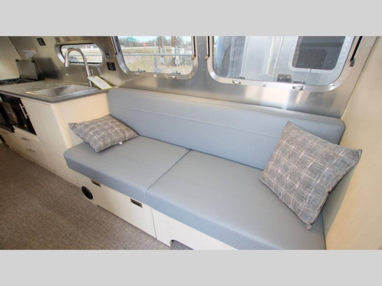 A photo of this 2026 Airstream Flying Cloud 30FB Bunk
