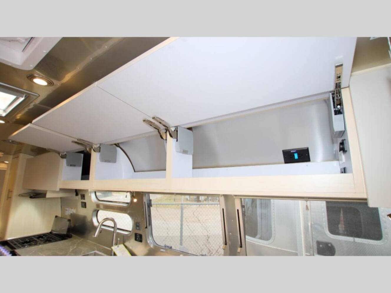 A photo of this 2026 Airstream Flying Cloud 30FB Bunk