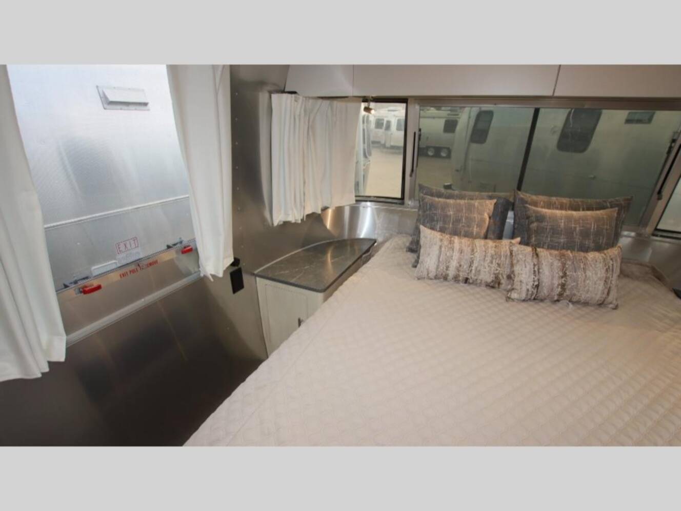 A photo of this 2026 Airstream Flying Cloud 30FB Bunk