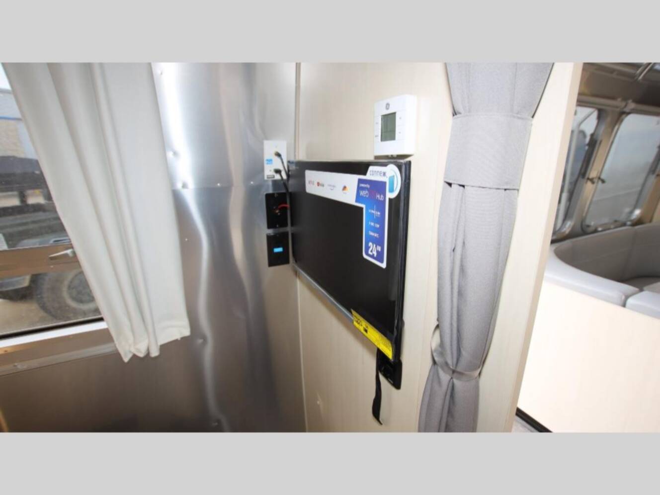 A photo of this 2026 Airstream Flying Cloud 30FB Bunk