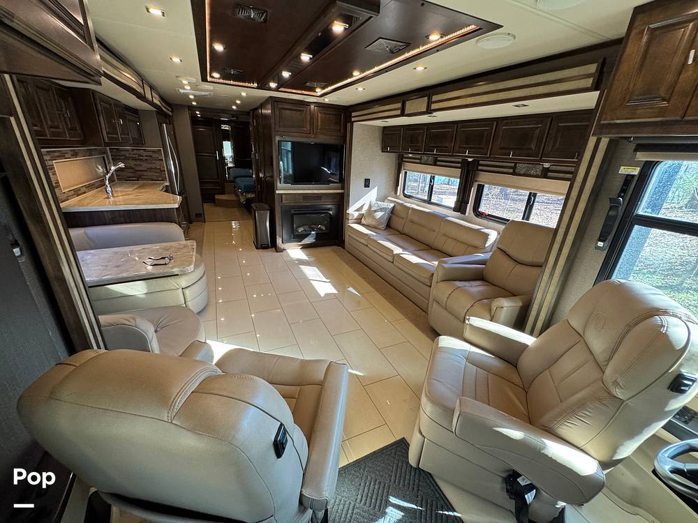 2019 Tiffin Allegro RED 33AA in minter AL
