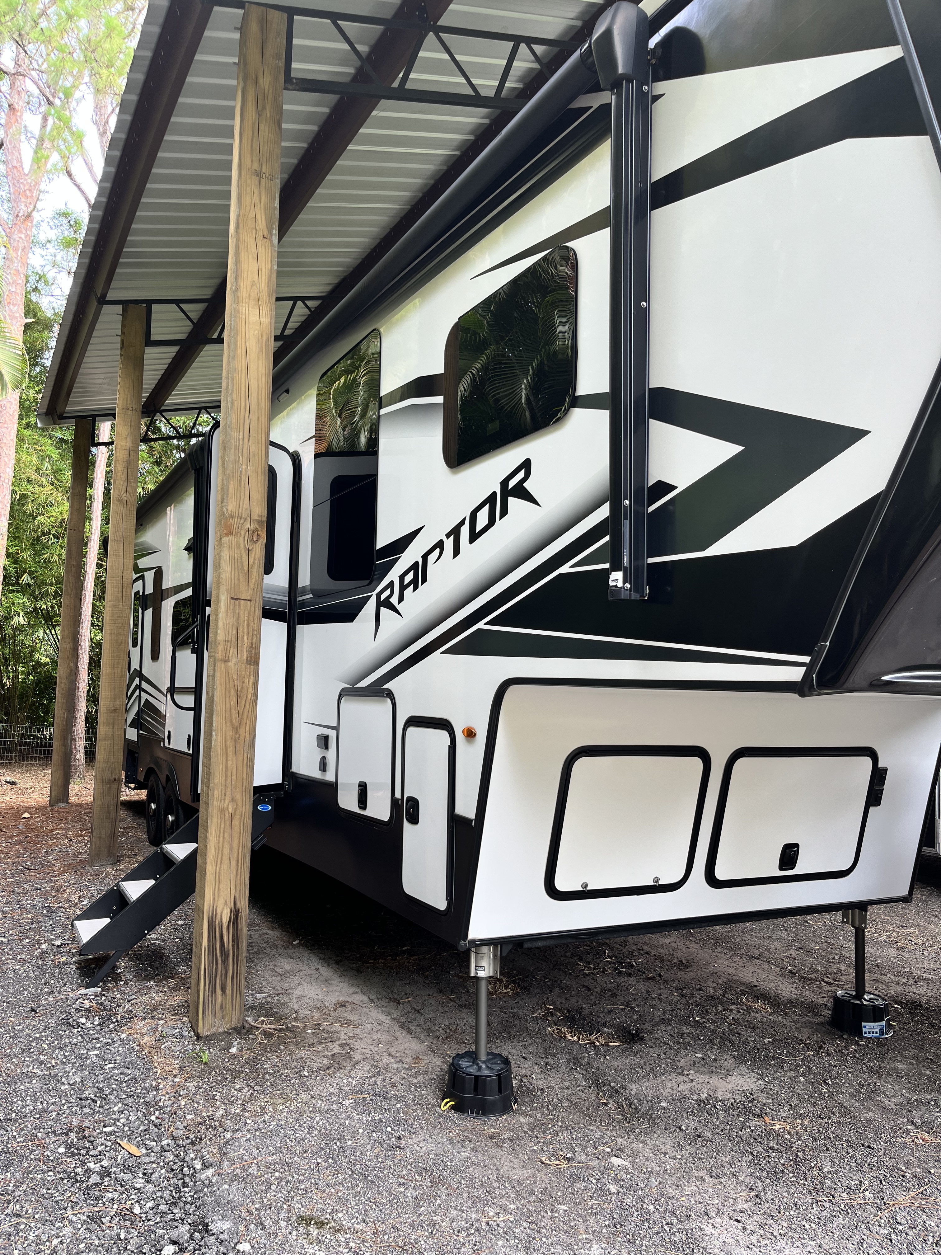 2022 Keystone RAPTOR 362 RV