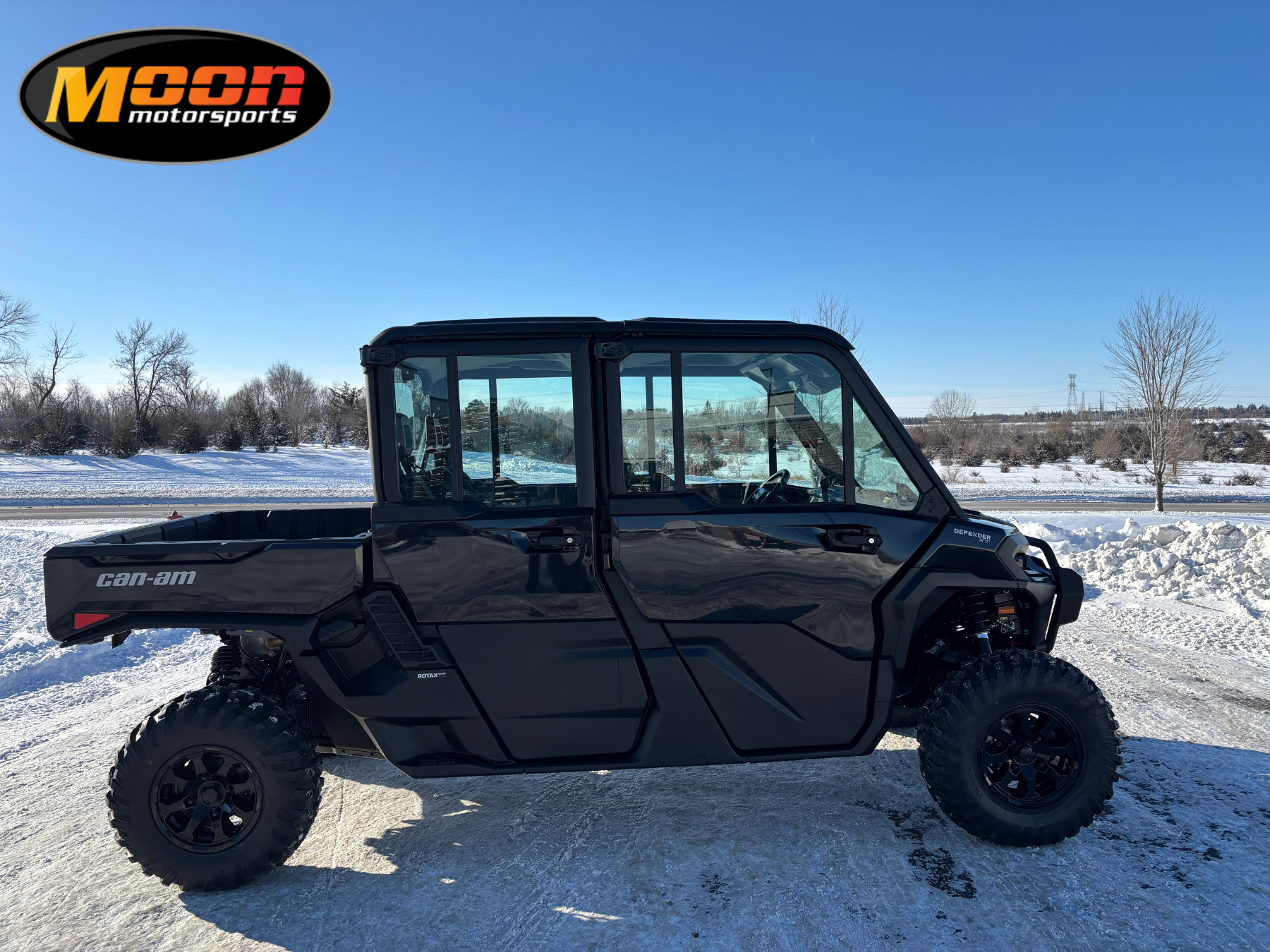 2026 Can-Am Defender MAX XT CAB HD11 in monticello MN